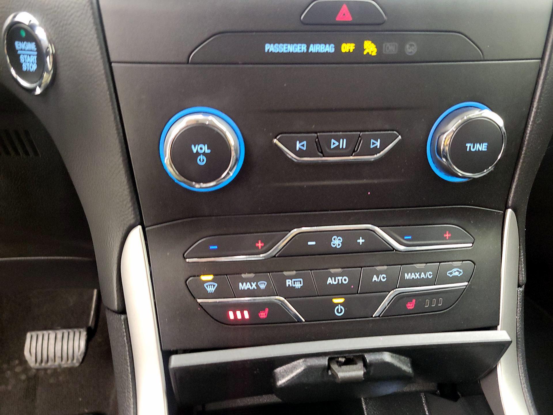 Thumbnail: 2020 Ford Edge - 17