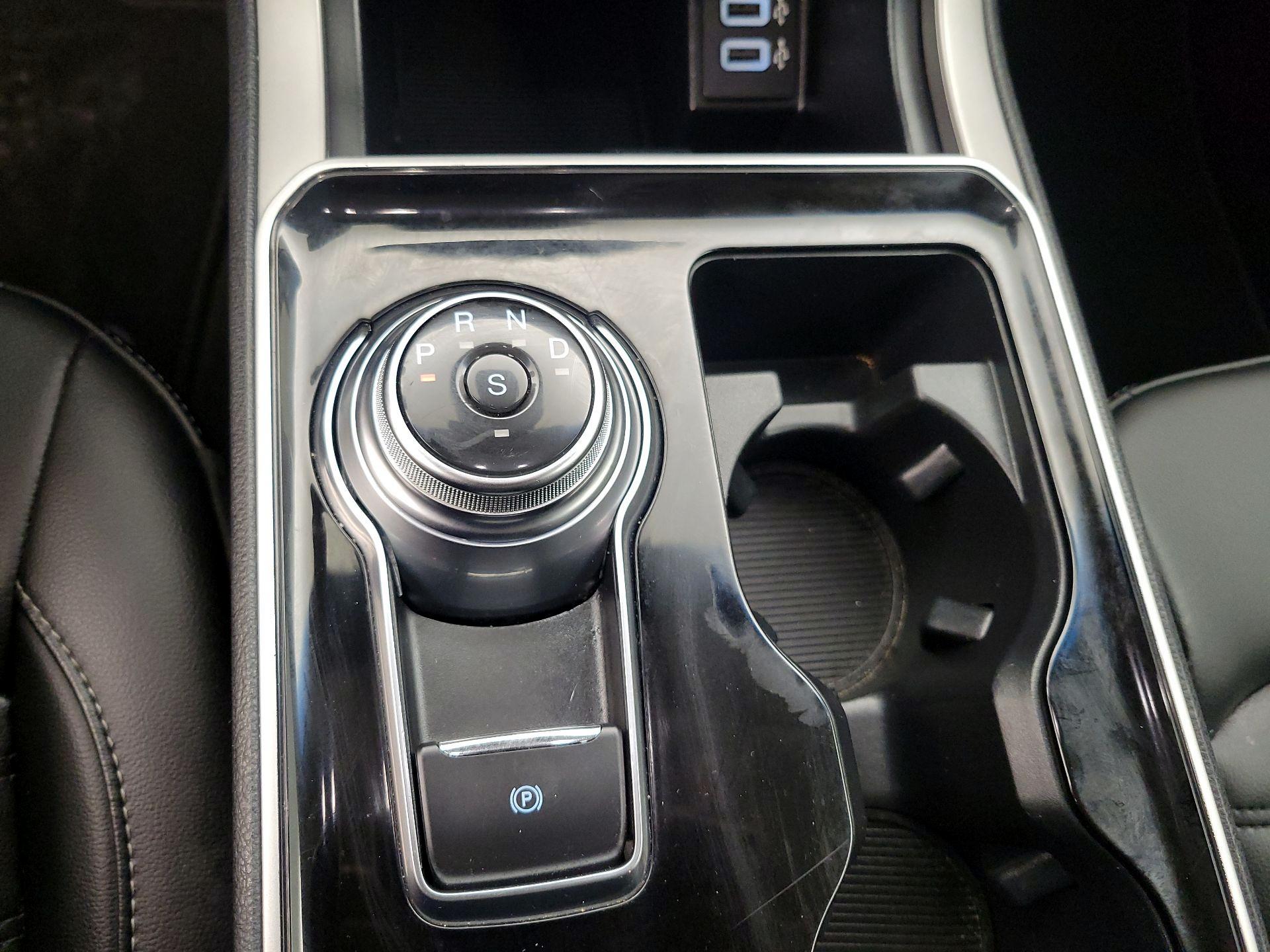 Thumbnail: 2020 Ford Edge - 18