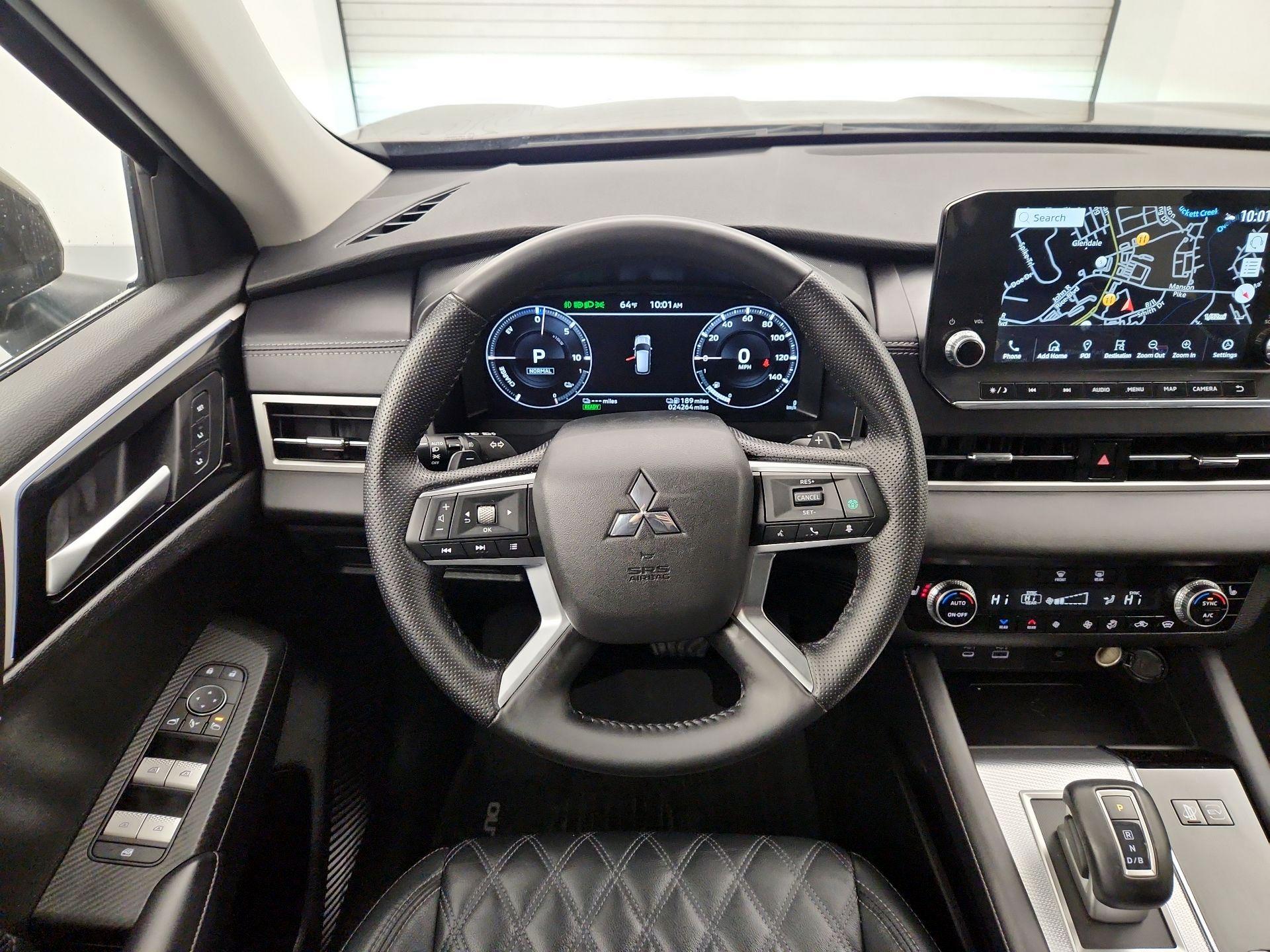 Thumbnail: 2023 Mitsubishi Outlander - 10