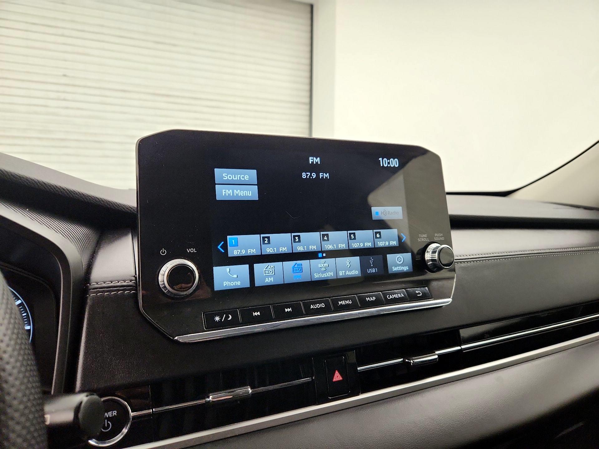 Thumbnail: 2023 Mitsubishi Outlander - 16