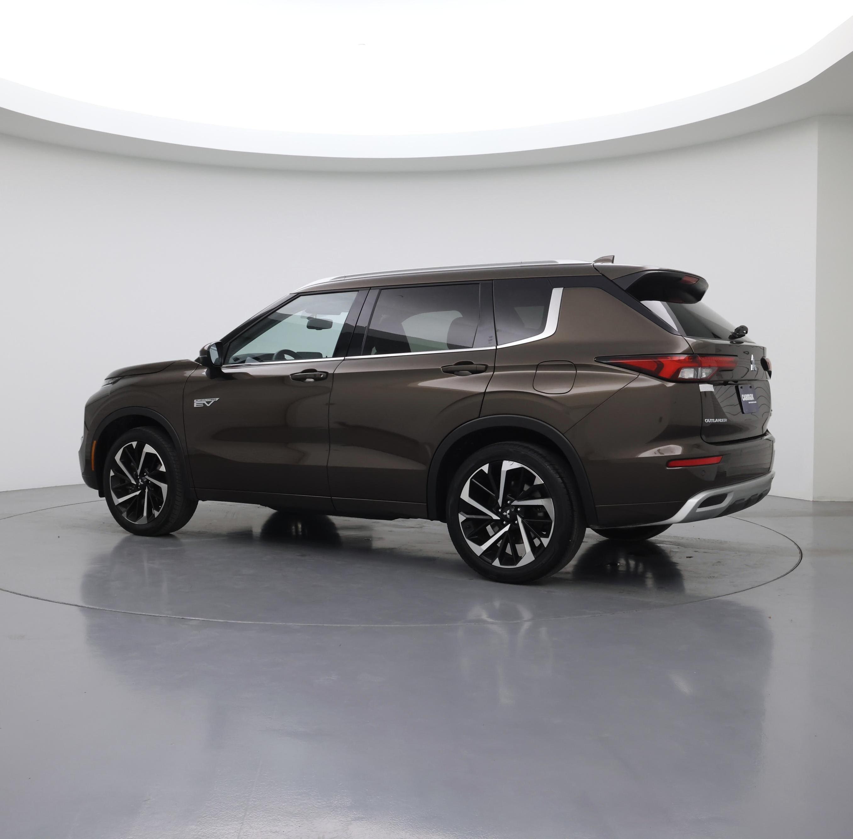 Thumbnail: 2023 Mitsubishi Outlander - 2