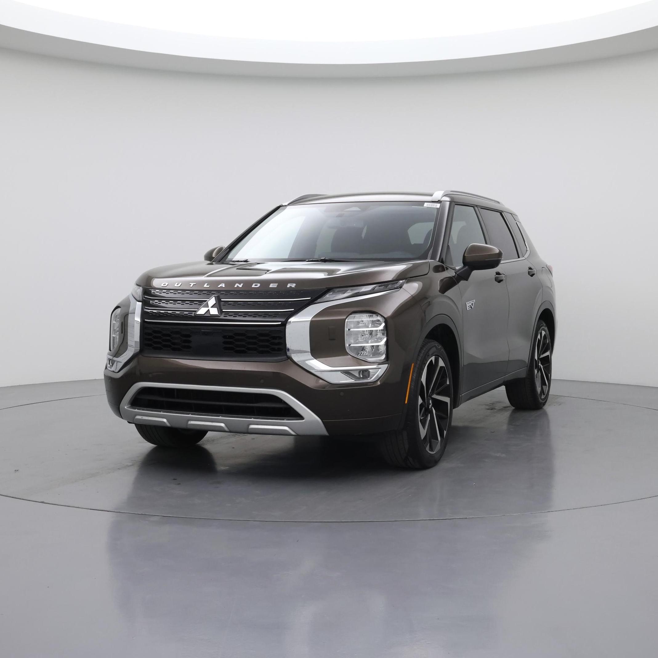 Thumbnail: 2023 Mitsubishi Outlander - 4