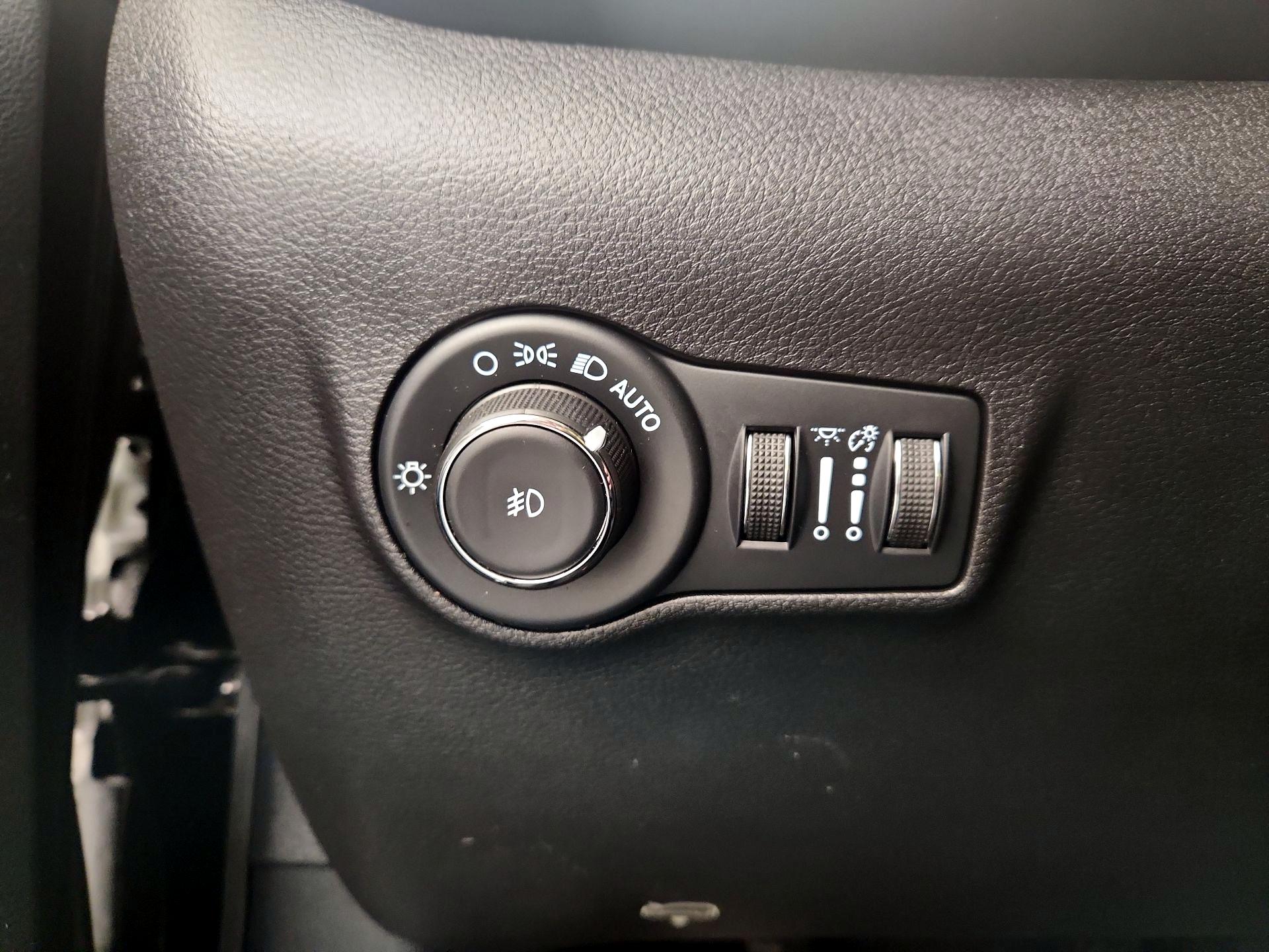 Thumbnail: 2022 Jeep Compass - 13