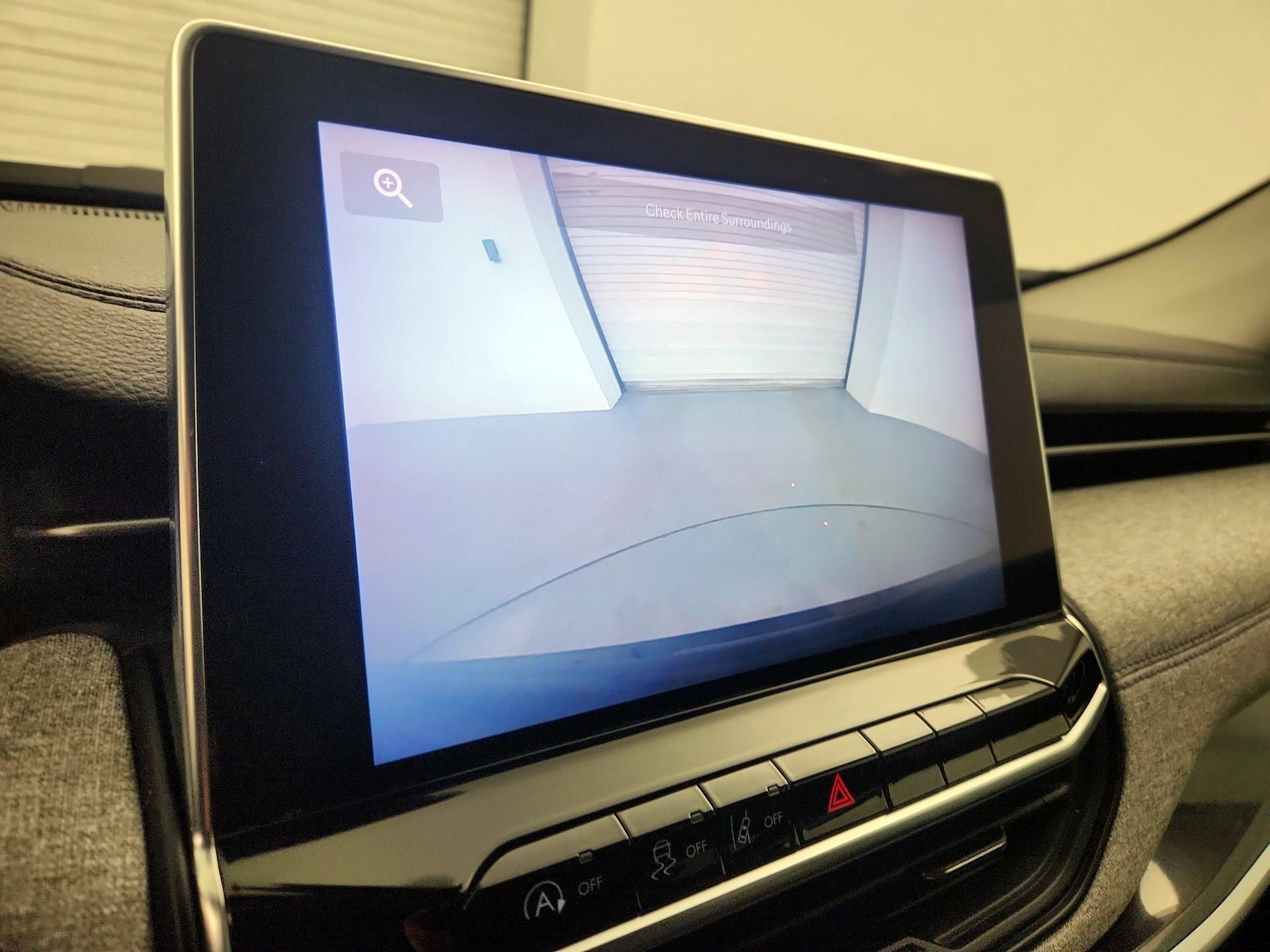 Thumbnail: 2022 Jeep Compass - 14