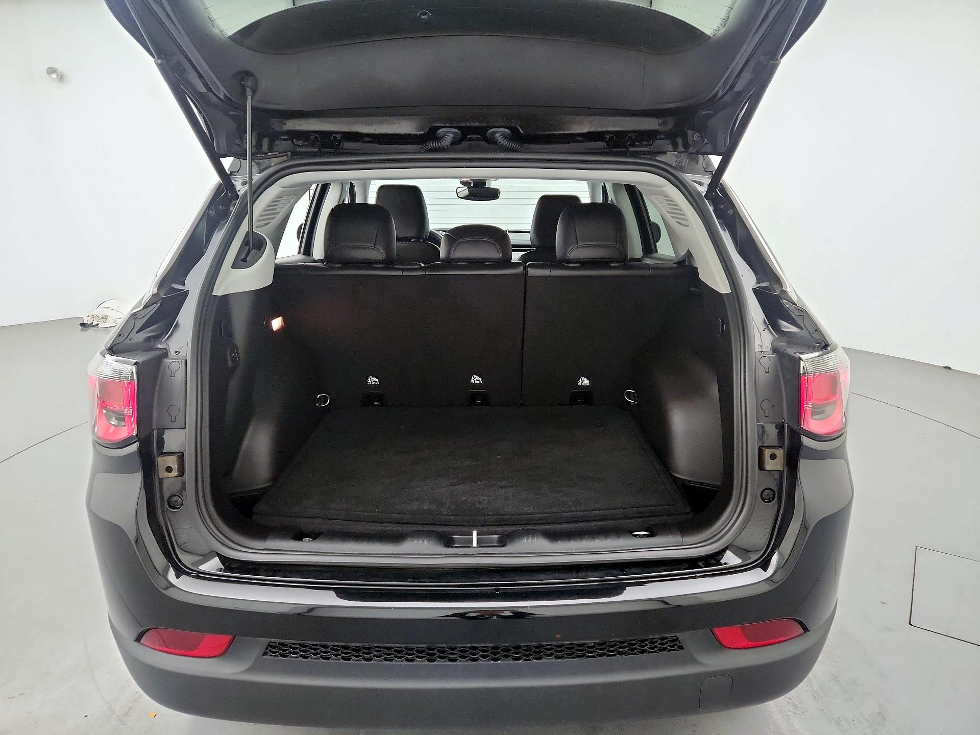 Thumbnail: 2022 Jeep Compass - 20