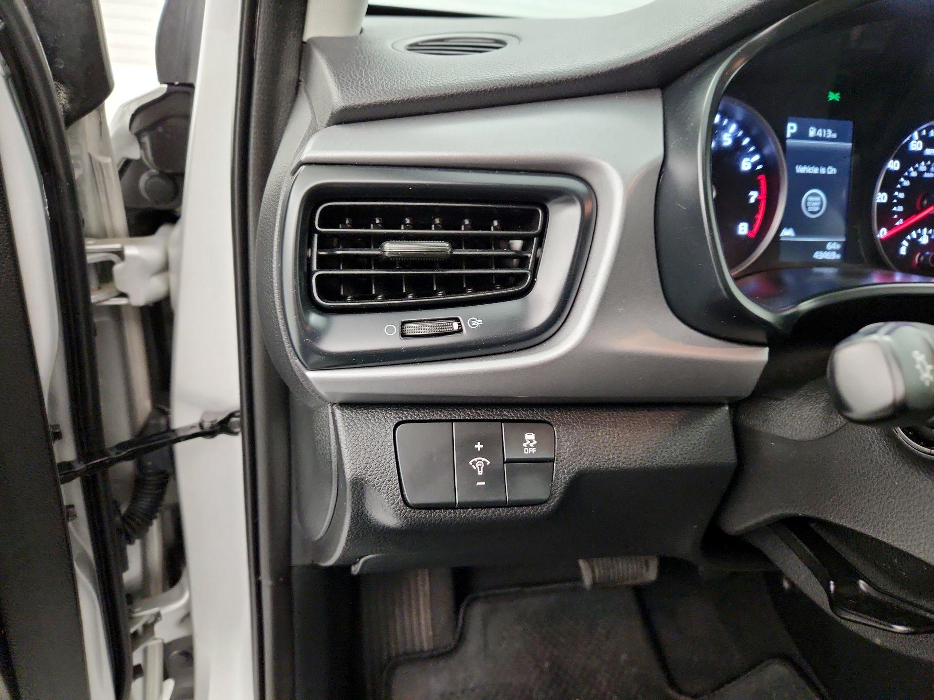 Thumbnail: 2023 Kia Rio - 13