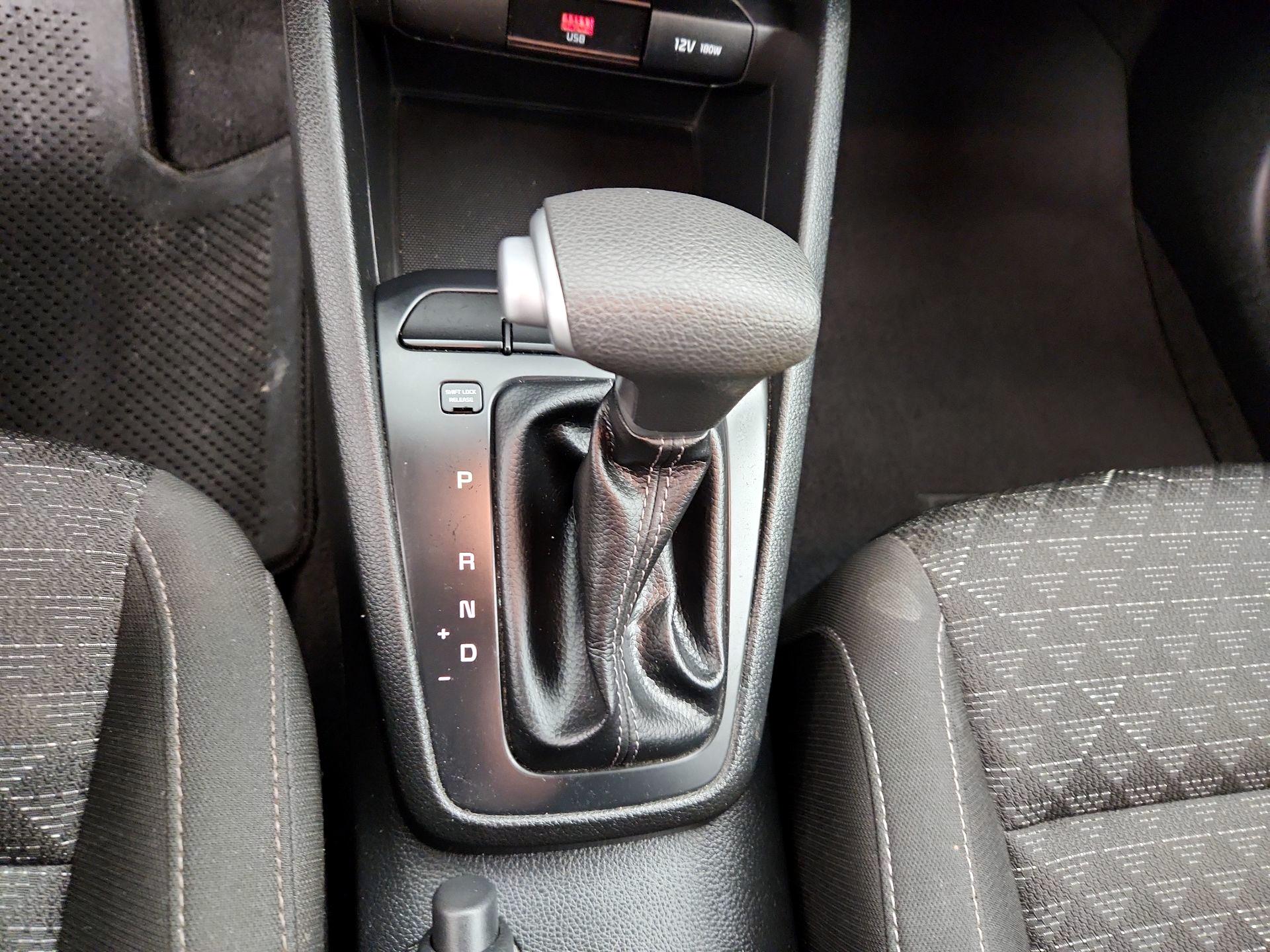 Thumbnail: 2023 Kia Rio - 17