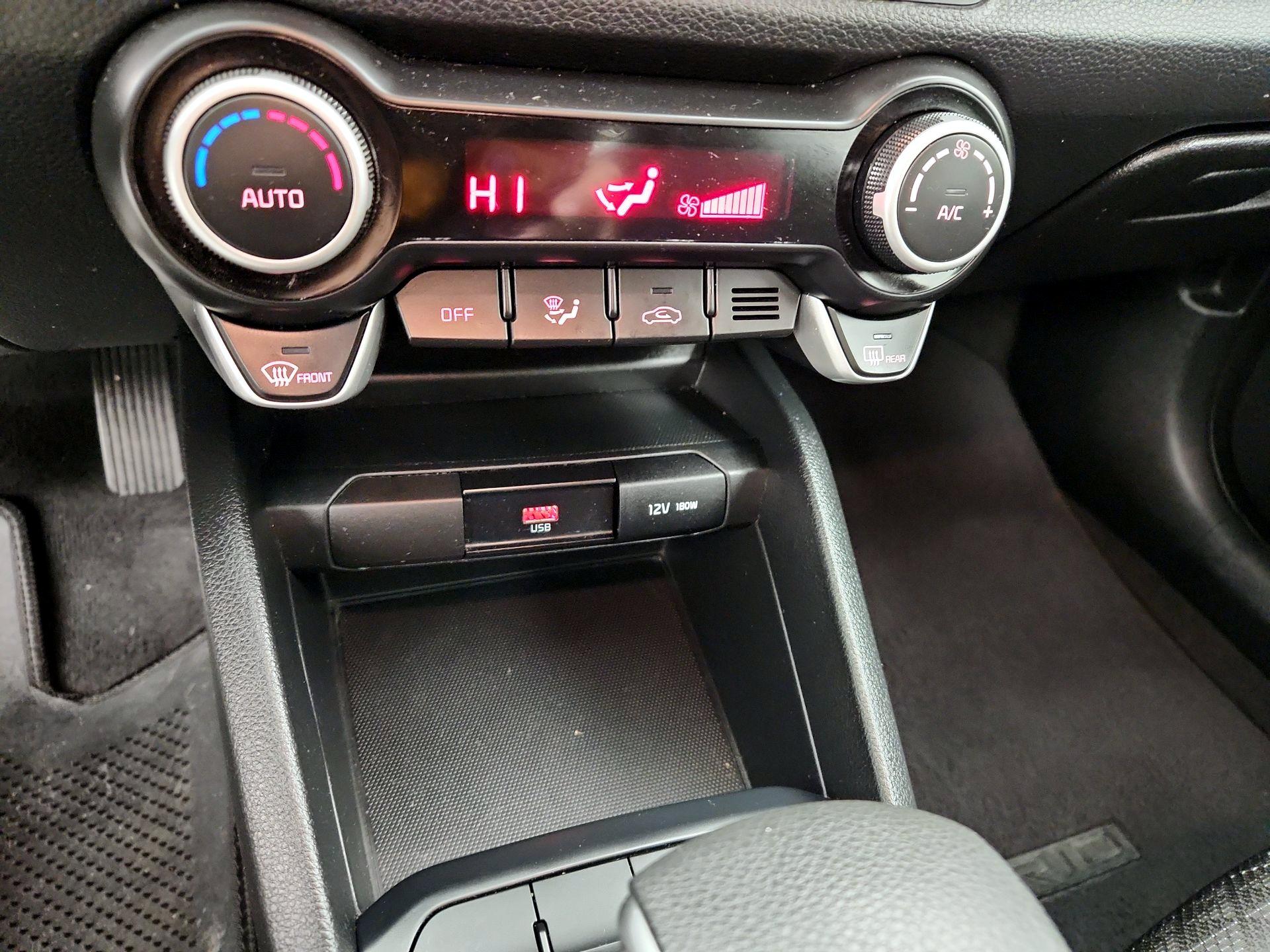 Thumbnail: 2023 Kia Rio - 18