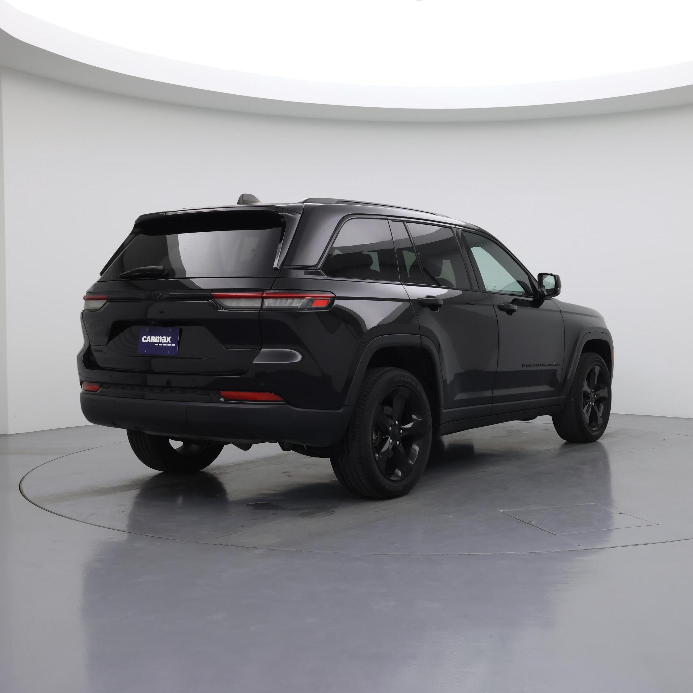 Thumbnail: 2023 Jeep Grand Cherokee - 8
