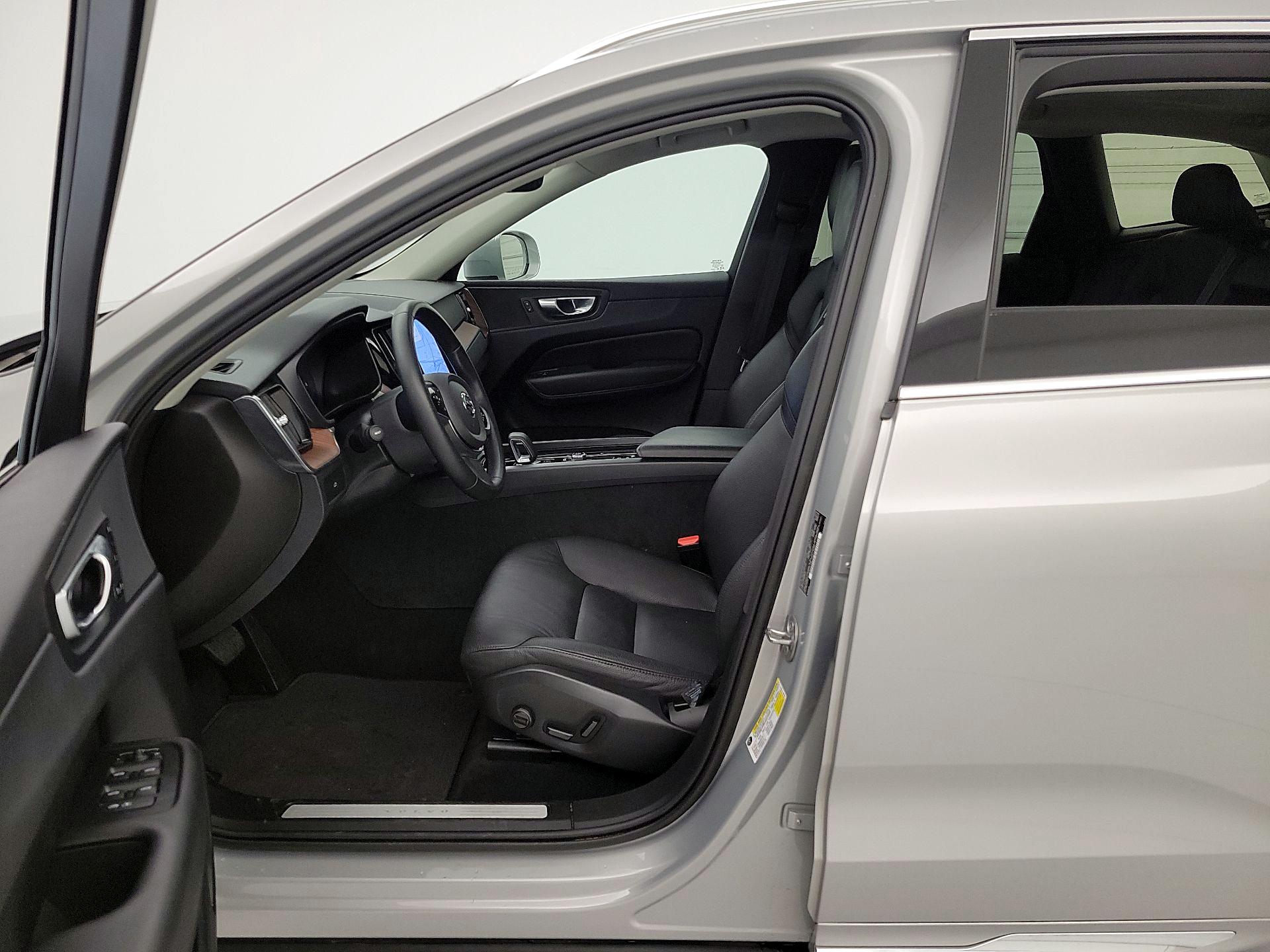 Thumbnail: 2023 Volvo XC60 - 11