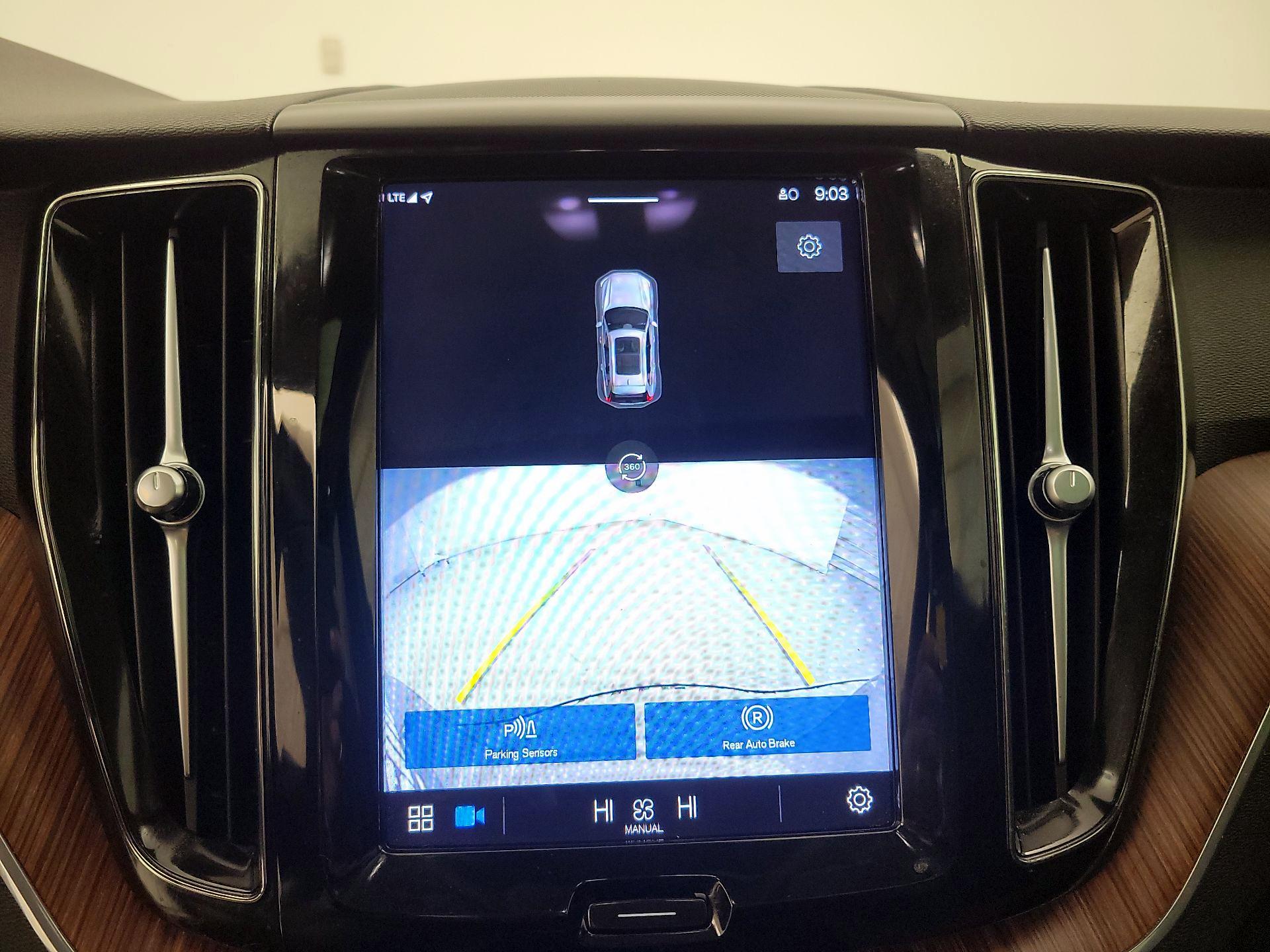 Thumbnail: 2023 Volvo XC60 - 15