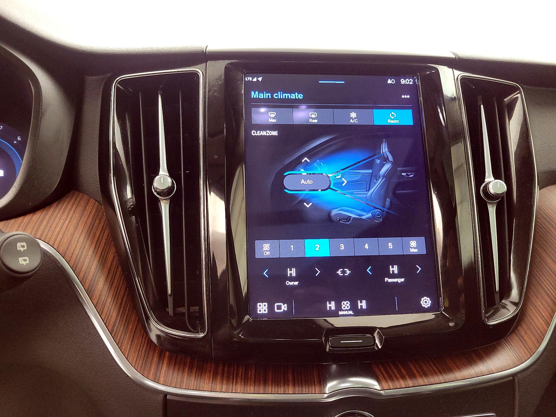 Thumbnail: 2023 Volvo XC60 - 17