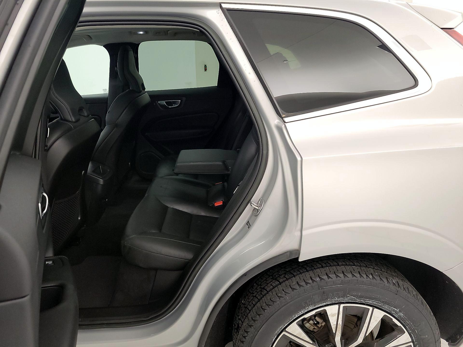 Thumbnail: 2023 Volvo XC60 - 19