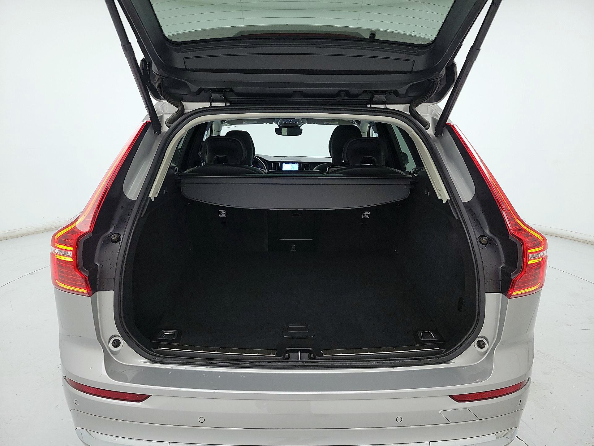 Thumbnail: 2023 Volvo XC60 - 20