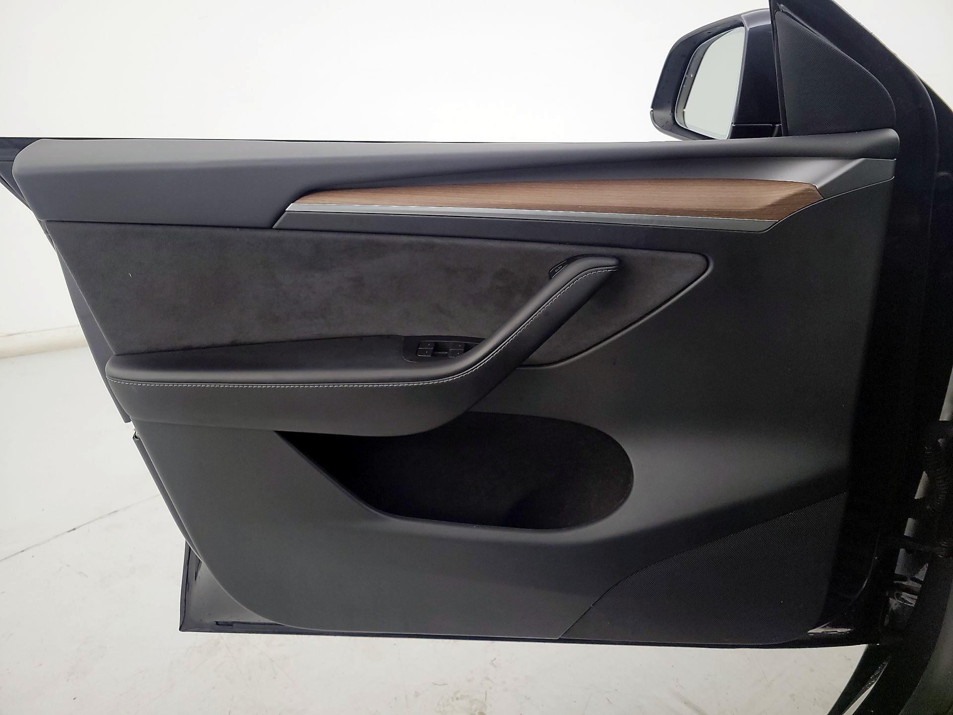 Thumbnail: 2025 Tesla Model Y - 12