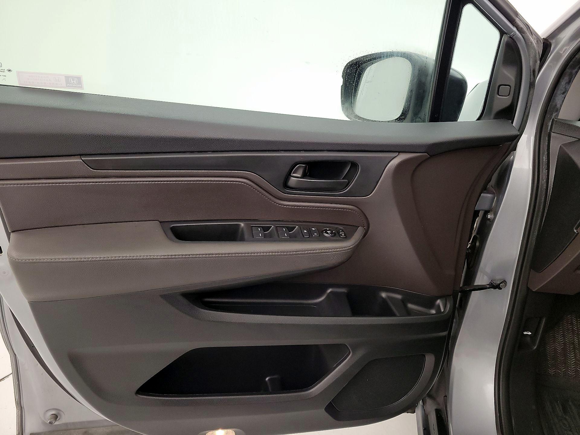 Thumbnail: 2019 Honda Odyssey - 12