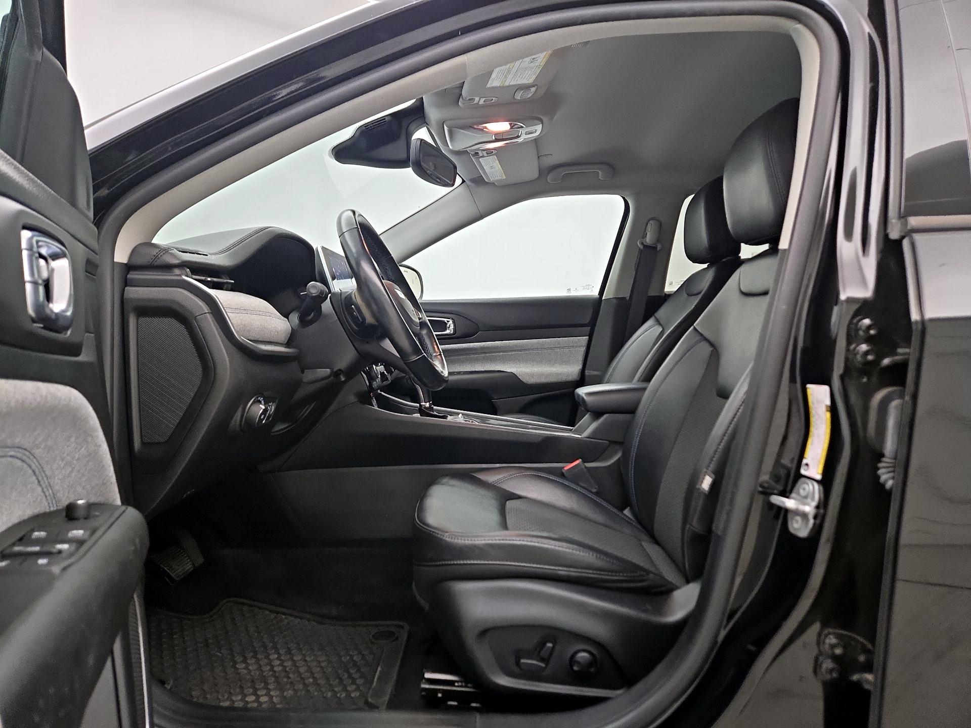 Thumbnail: 2022 Jeep Compass - 11