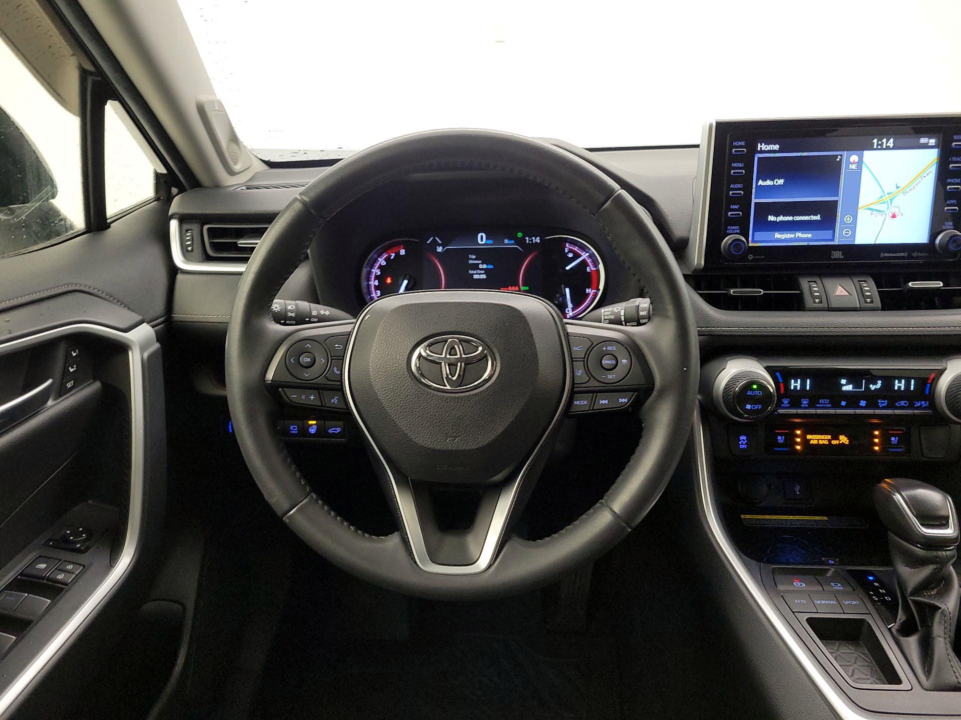 Thumbnail: 2020 Toyota RAV4 - 10