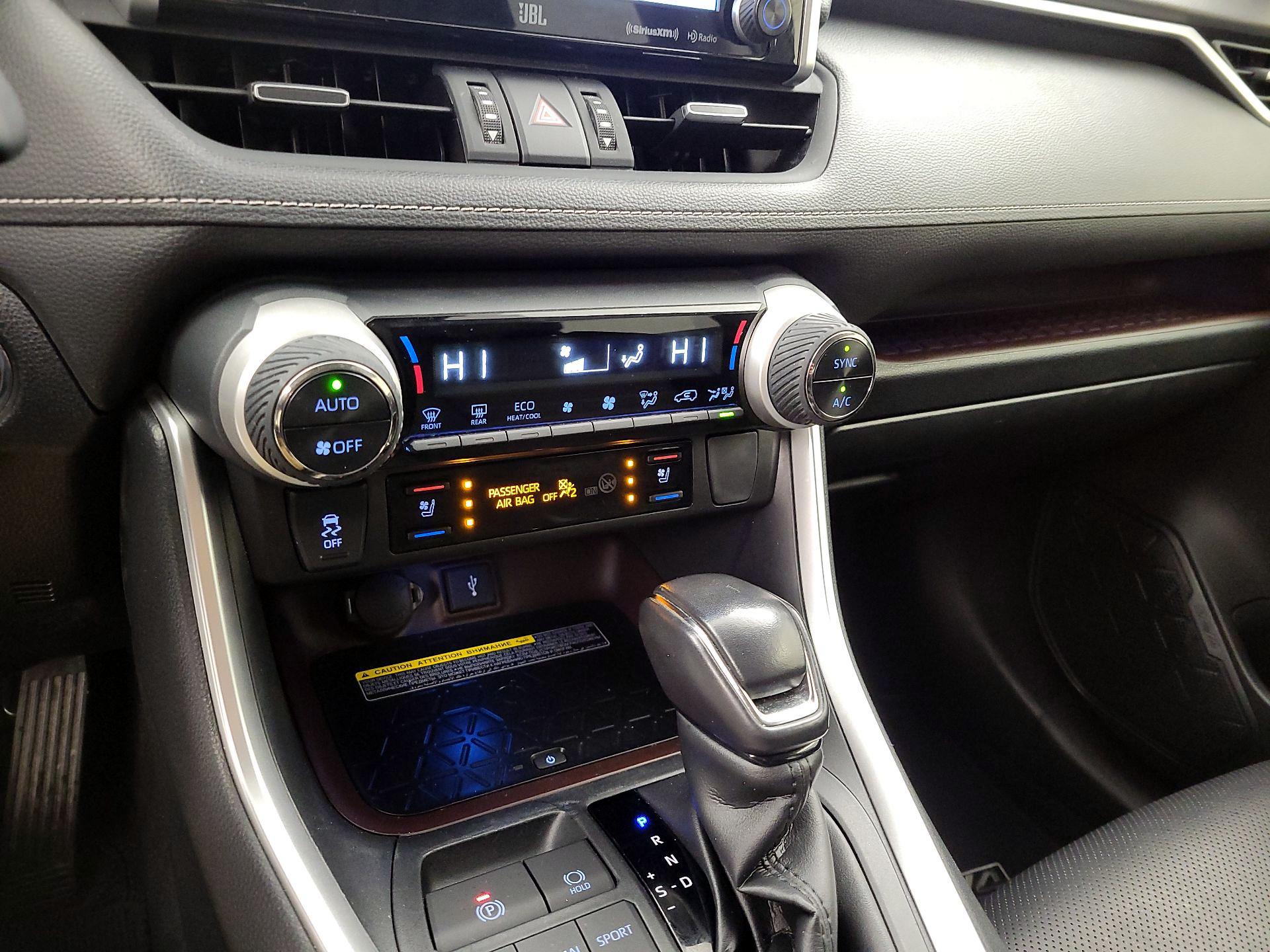 Thumbnail: 2020 Toyota RAV4 - 15