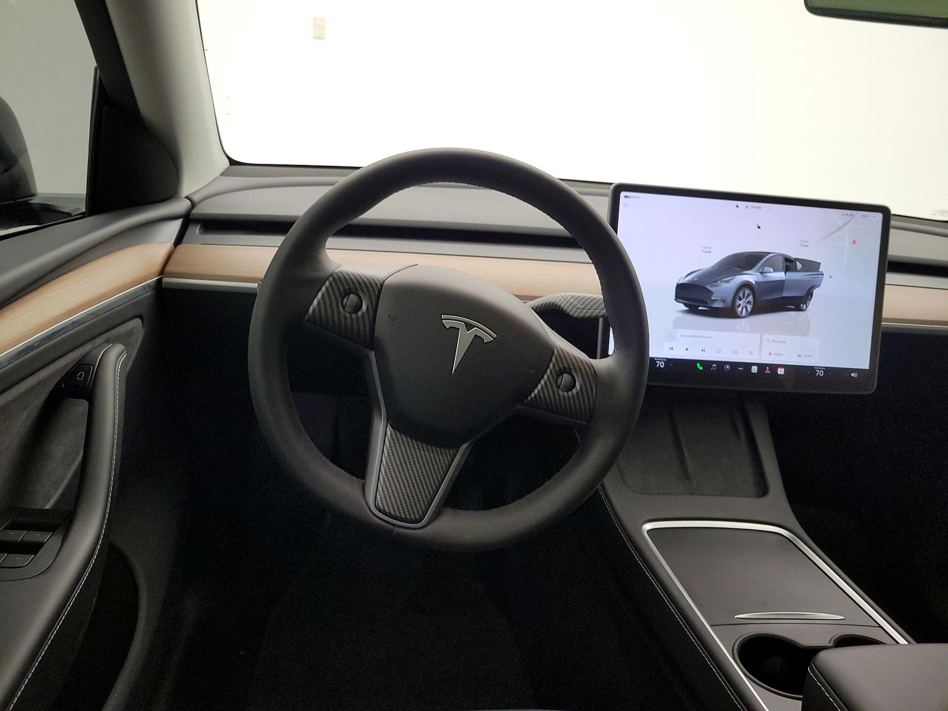 Thumbnail: 2023 Tesla Model Y - 10