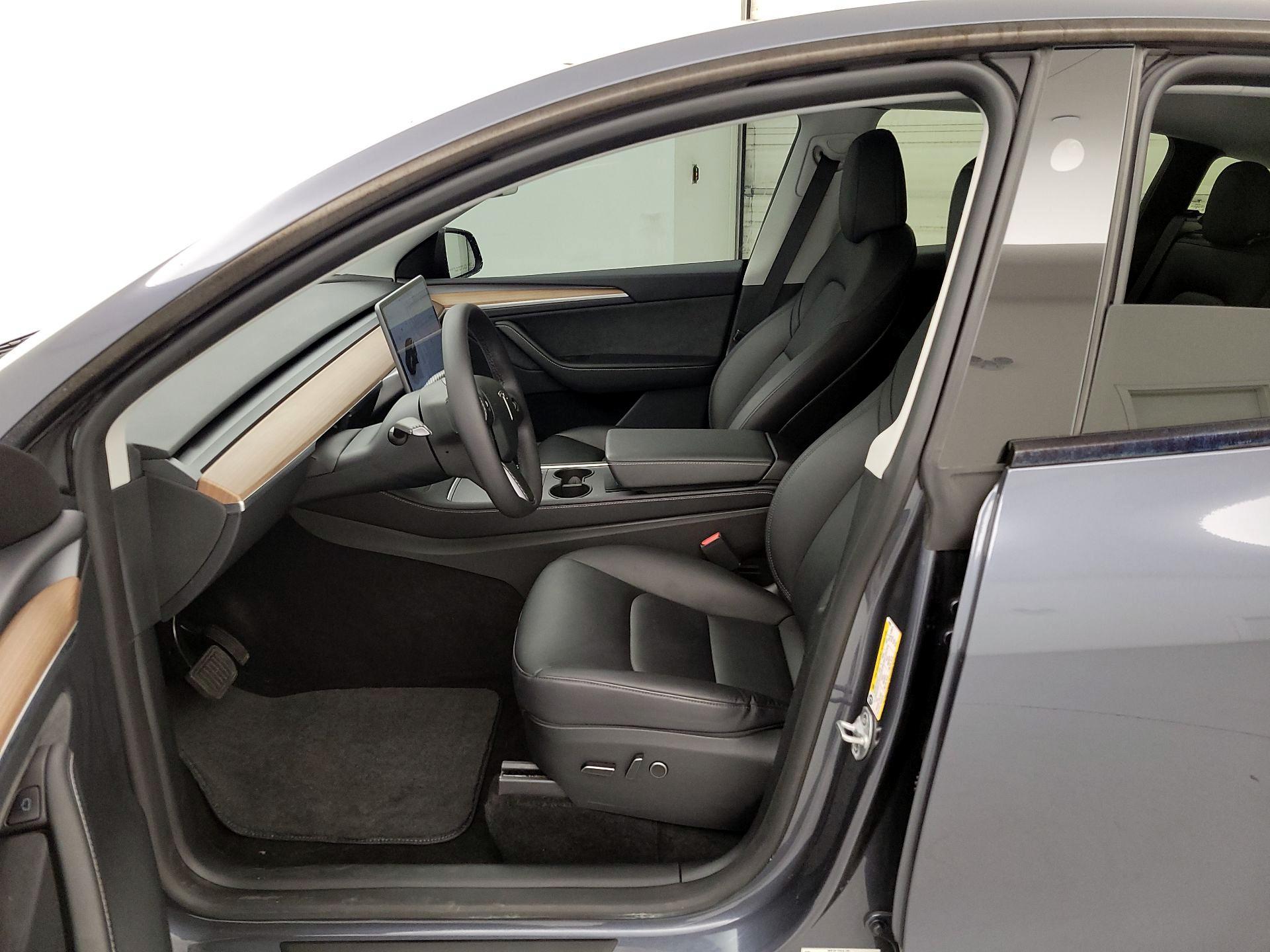 Thumbnail: 2023 Tesla Model Y - 11