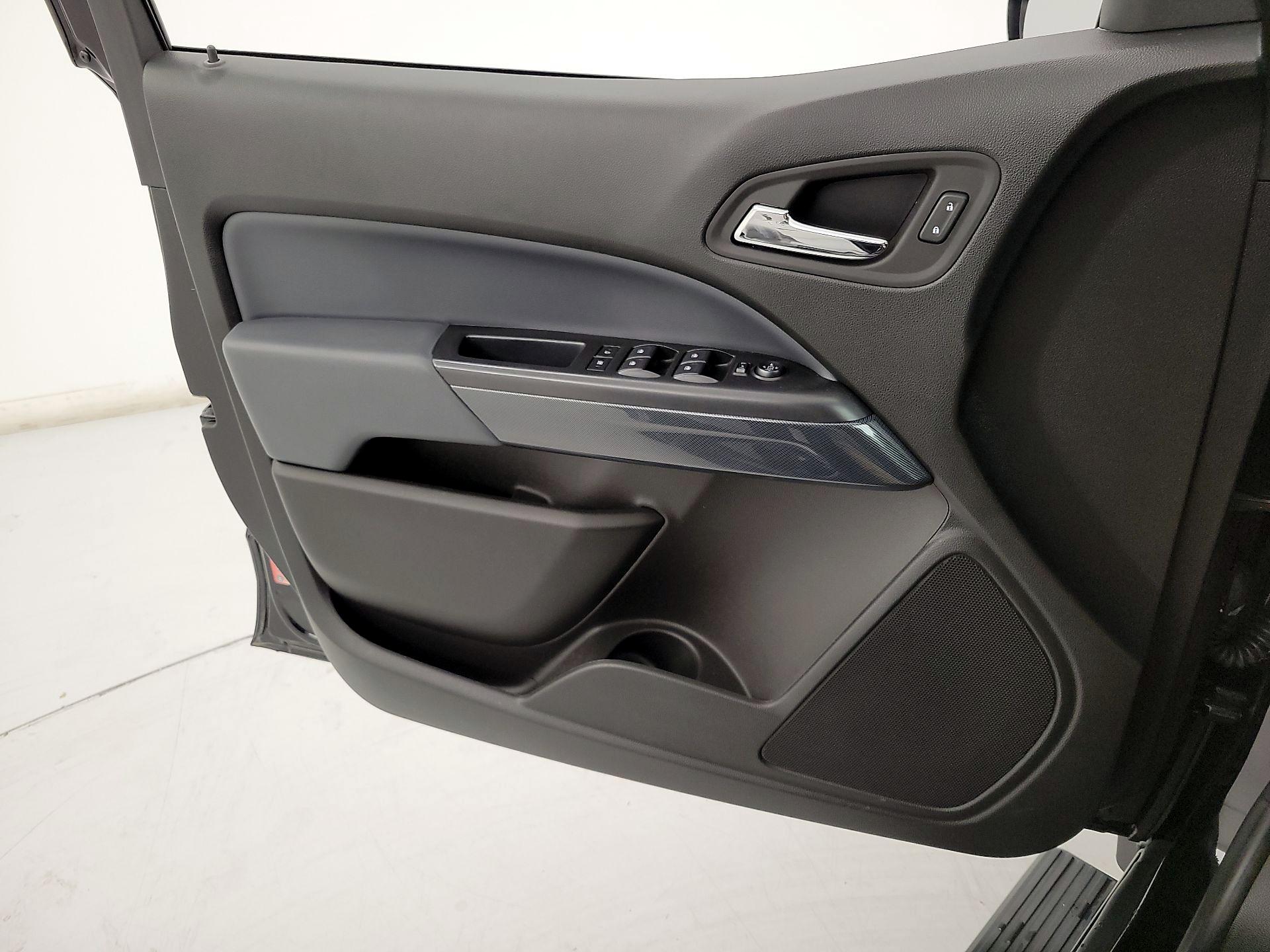 Thumbnail: 2022 Chevrolet Colorado - 12