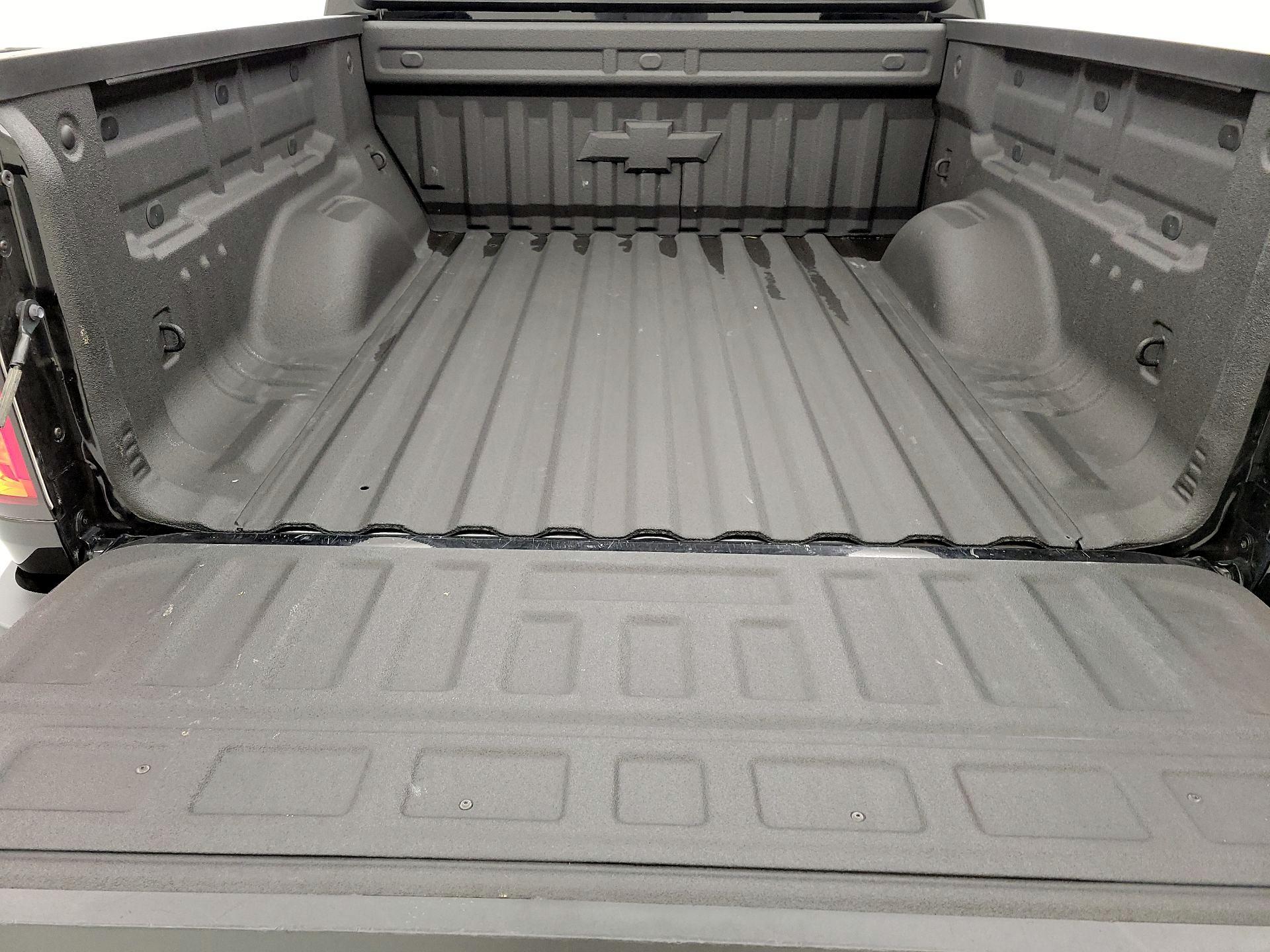 Thumbnail: 2022 Chevrolet Colorado - 18