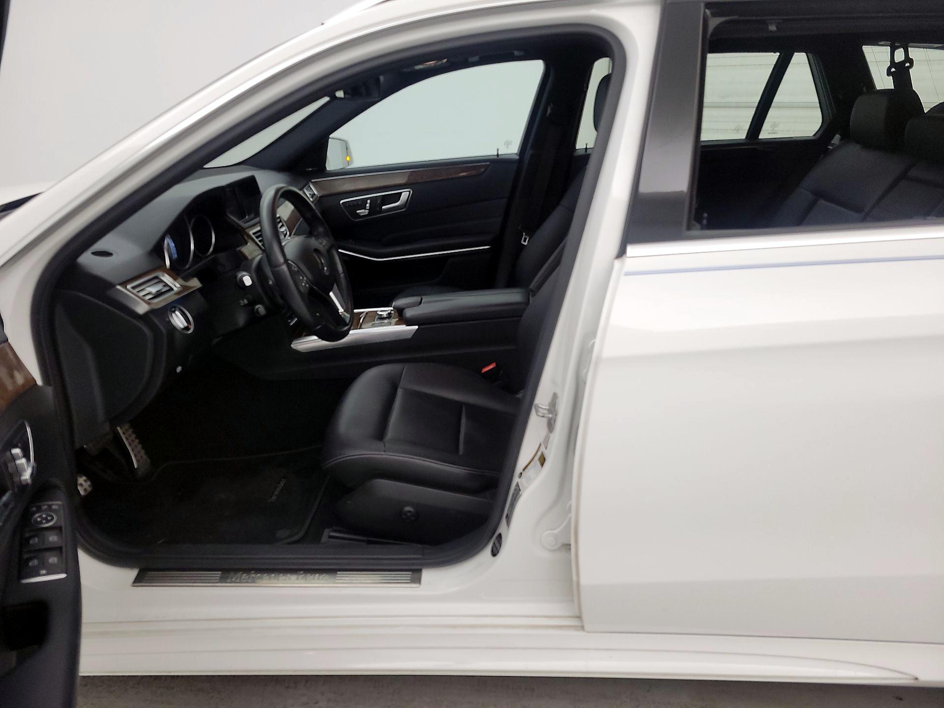 Thumbnail: 2016 Mercedes-Benz E-Class - 11