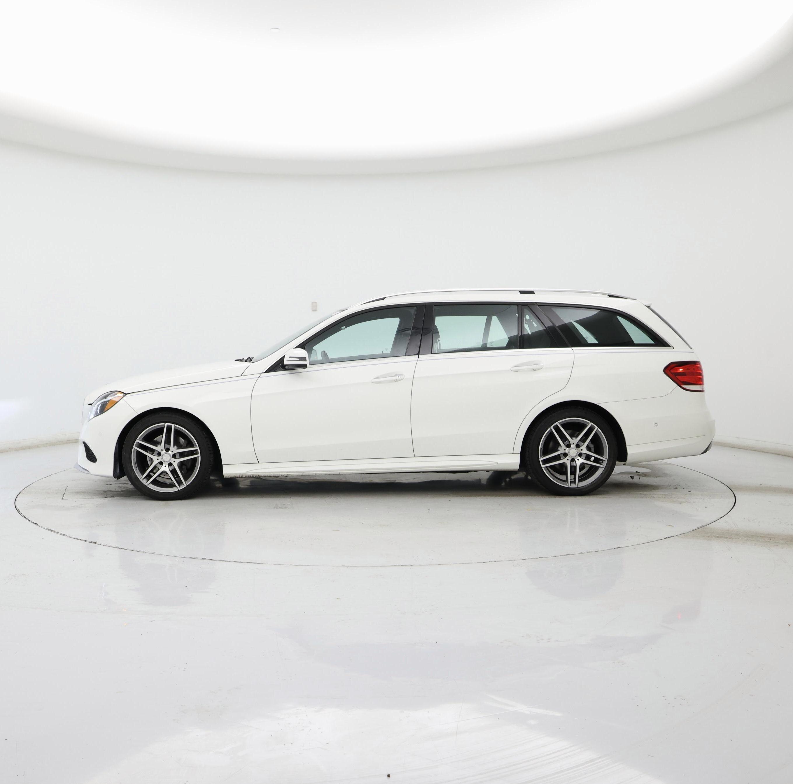 Thumbnail: 2016 Mercedes-Benz E-Class - 3