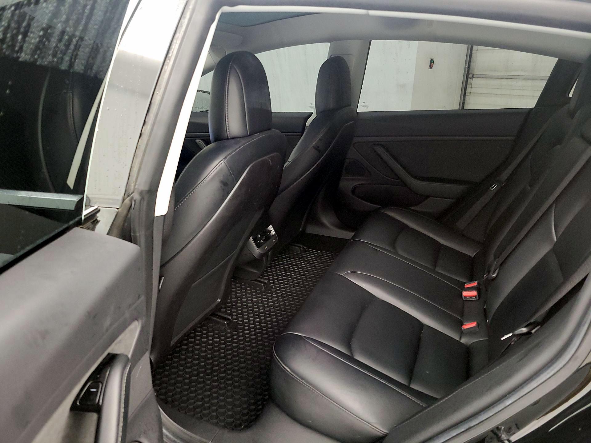 Thumbnail: 2019 Tesla Model 3 - 17