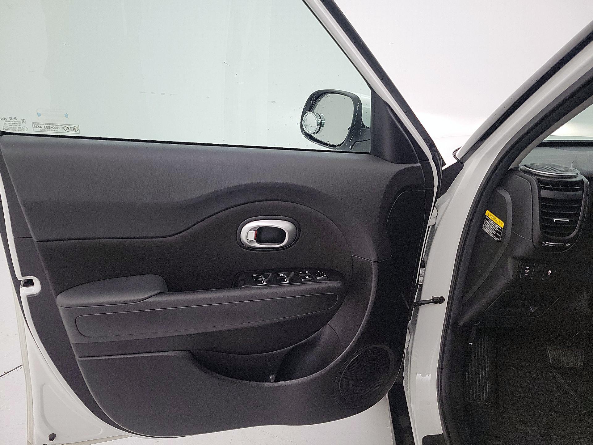 Thumbnail: 2019 Kia Soul - 12