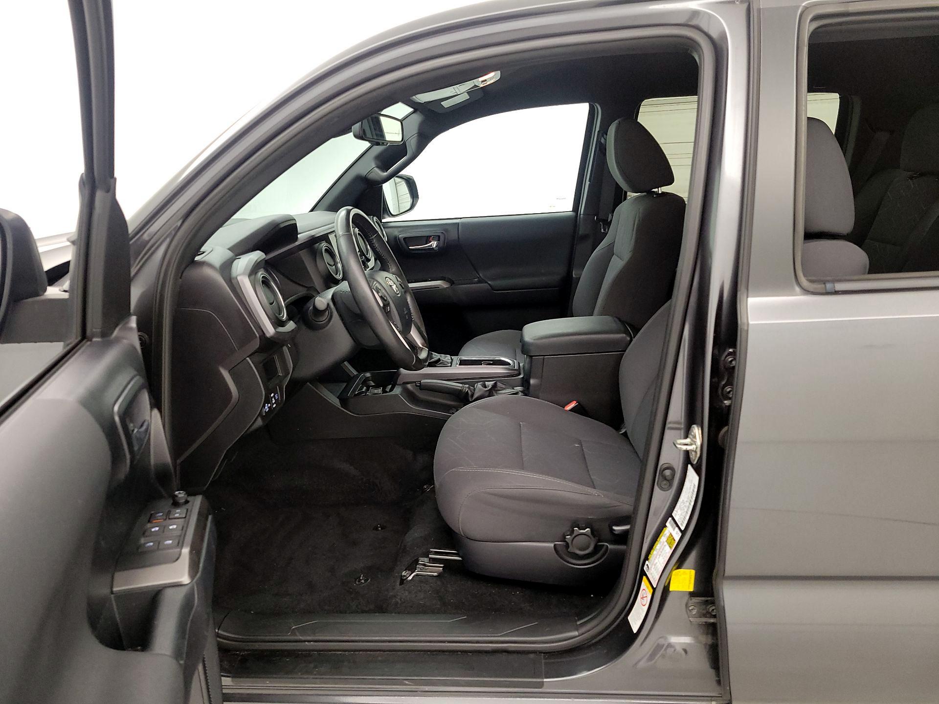 Thumbnail: 2019 Toyota Tacoma - 11