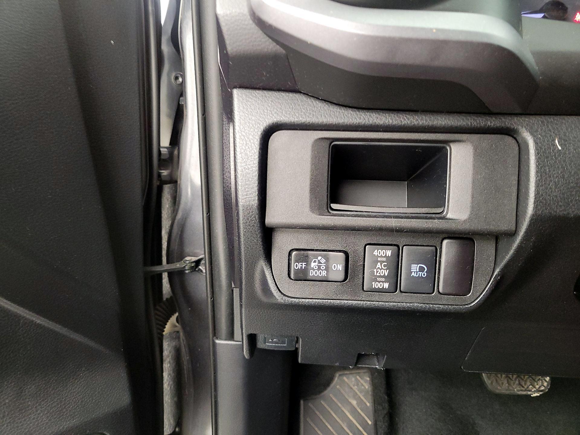 Thumbnail: 2019 Toyota Tacoma - 13