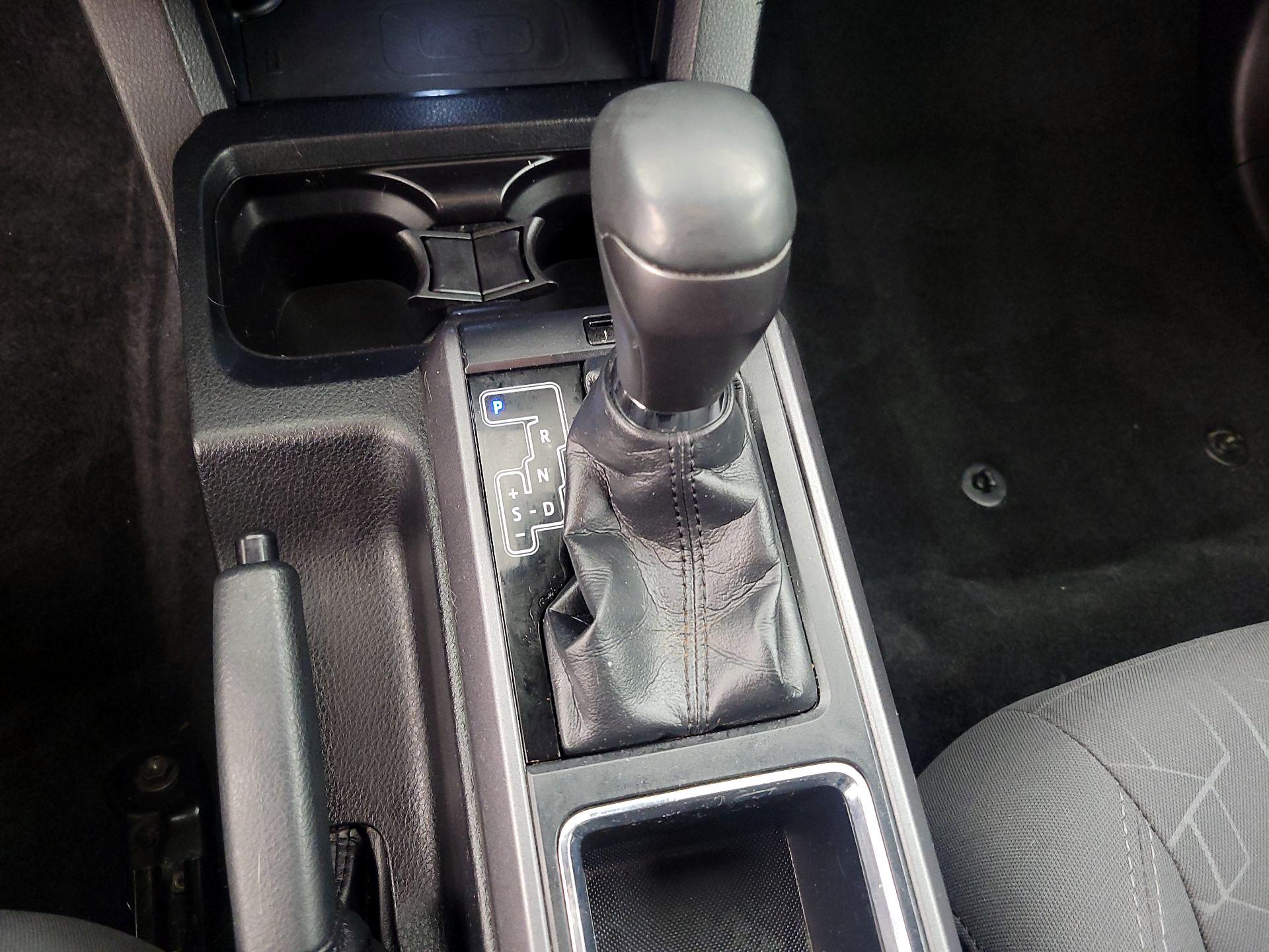 Thumbnail: 2019 Toyota Tacoma - 18