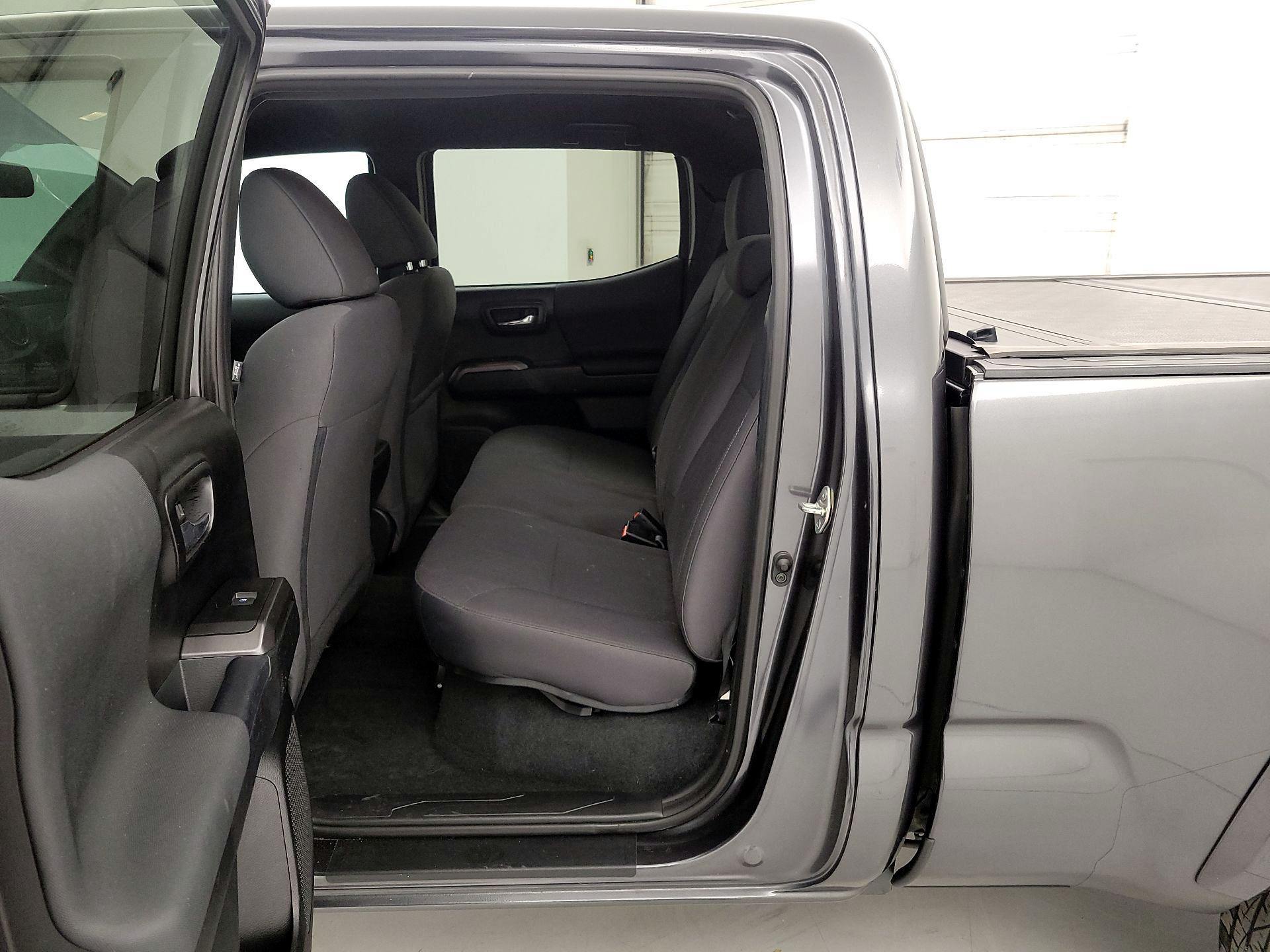 Thumbnail: 2019 Toyota Tacoma - 20