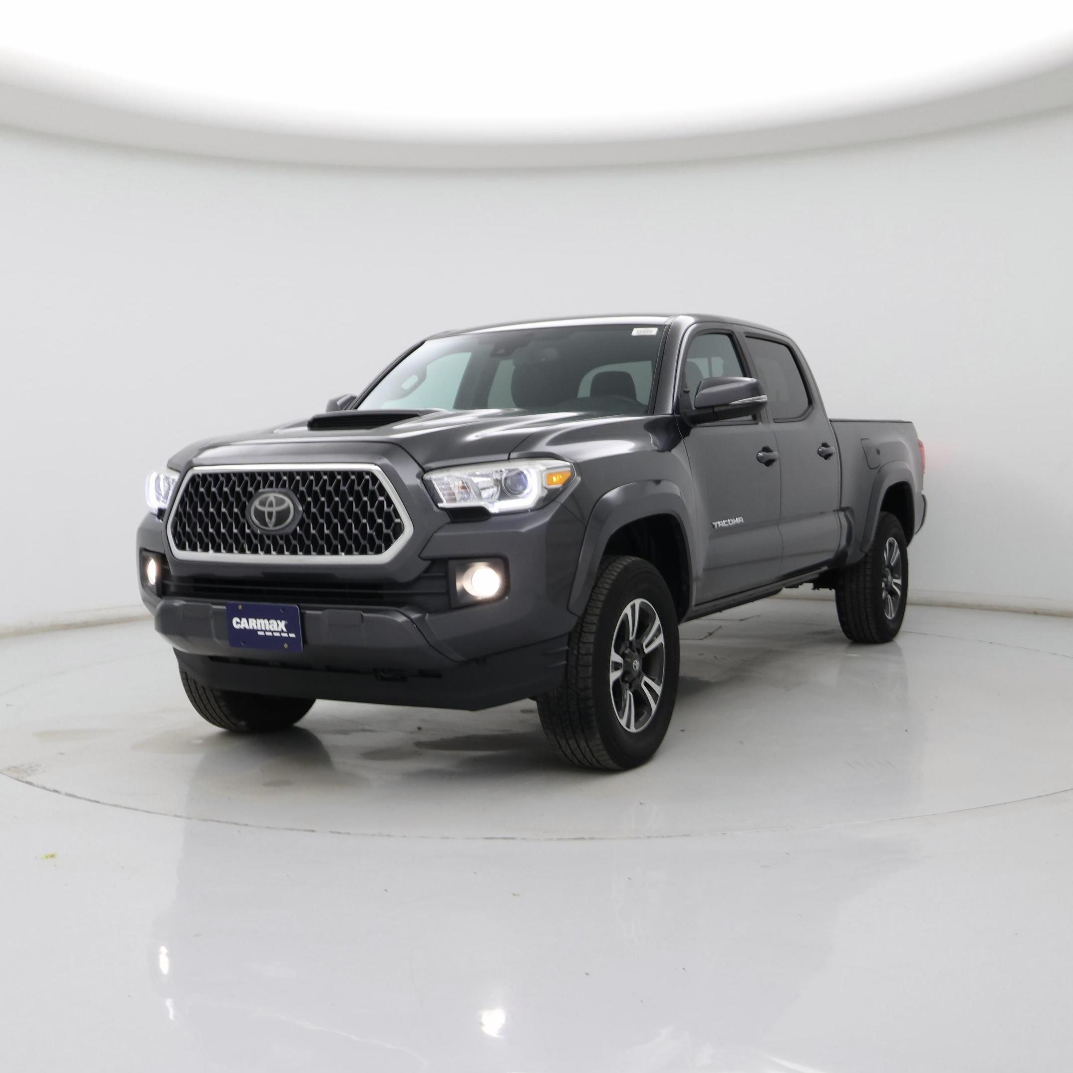 Thumbnail: 2019 Toyota Tacoma - 4