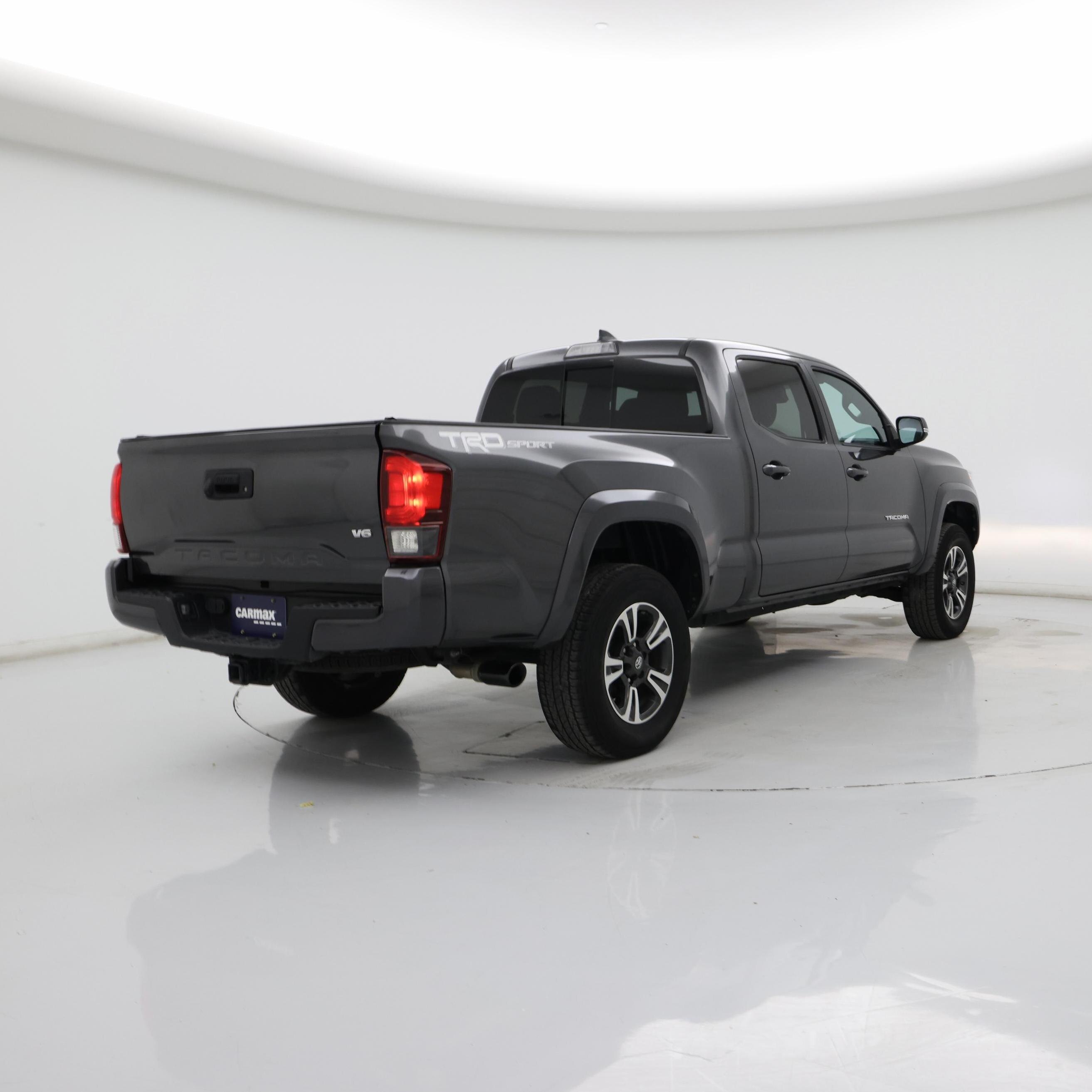 Thumbnail: 2019 Toyota Tacoma - 8