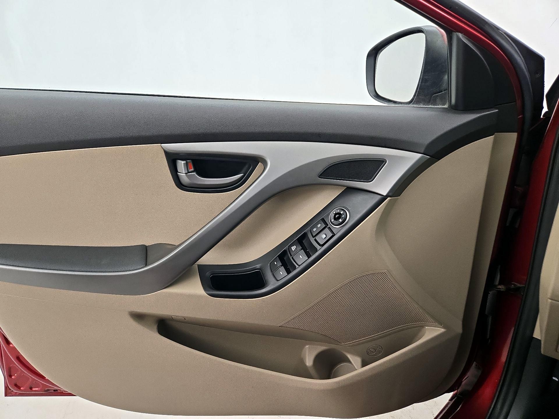 Thumbnail: 2016 Hyundai Elantra - 12