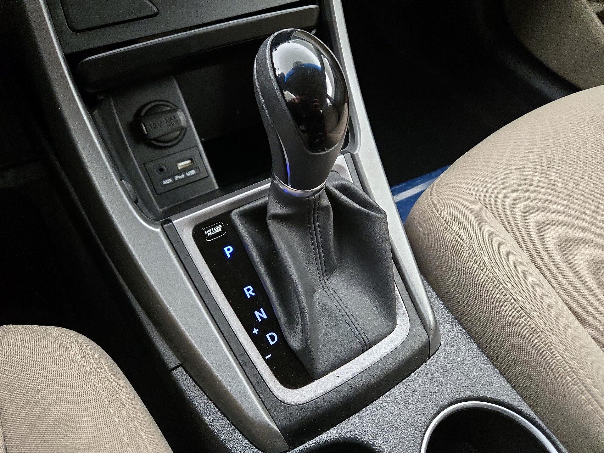 Thumbnail: 2016 Hyundai Elantra - 16