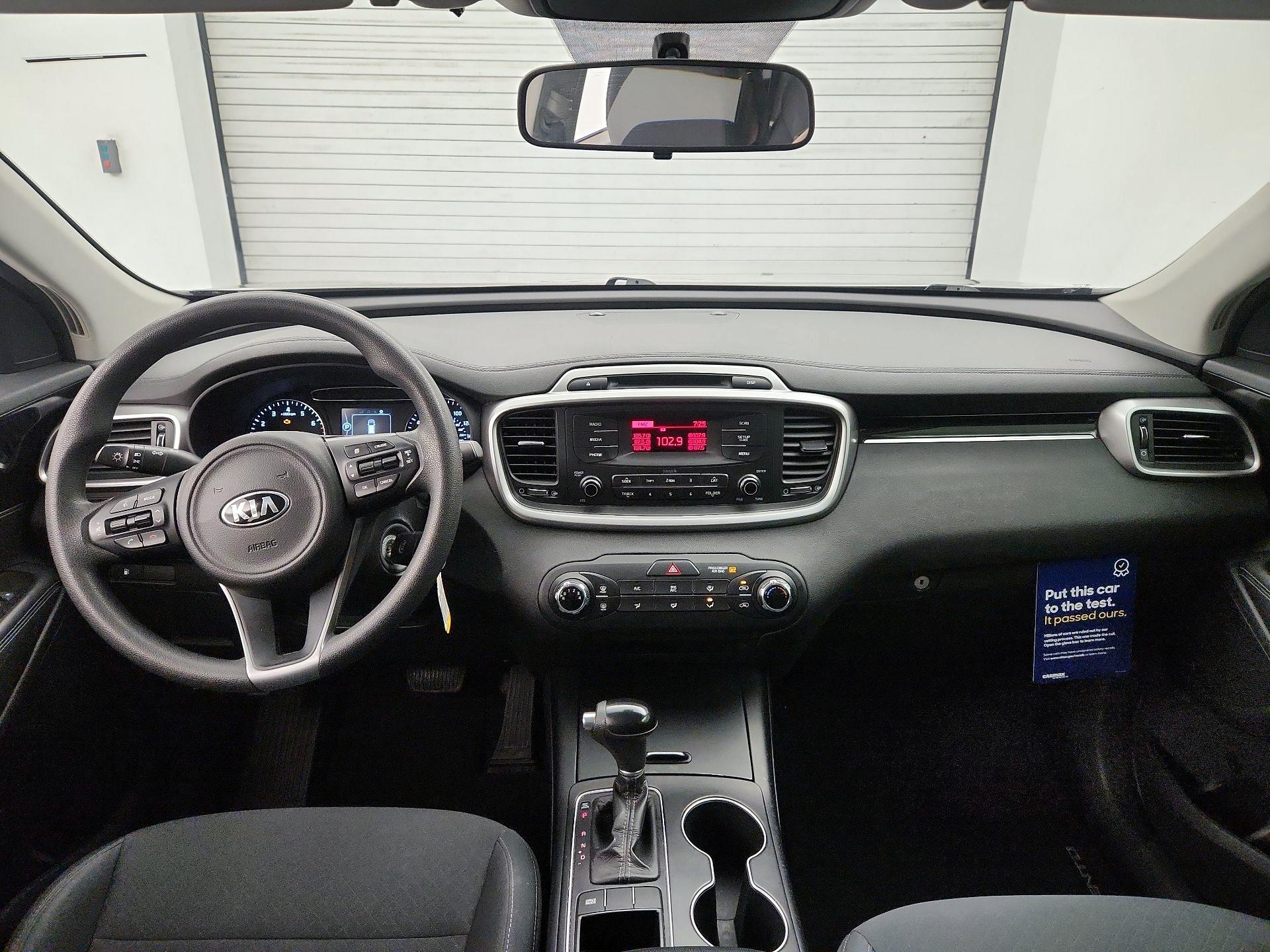 Thumbnail: 2016 Kia Sorento - 9