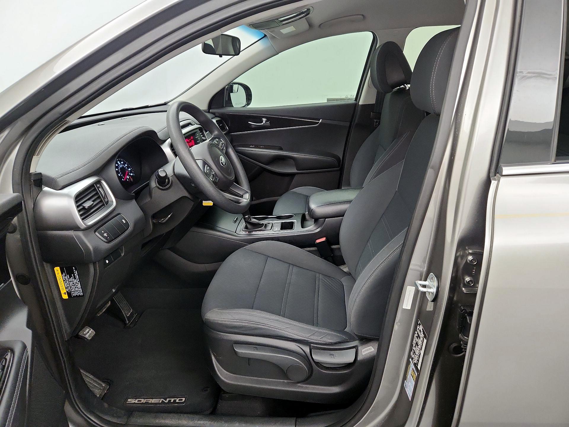 Thumbnail: 2016 Kia Sorento - 11