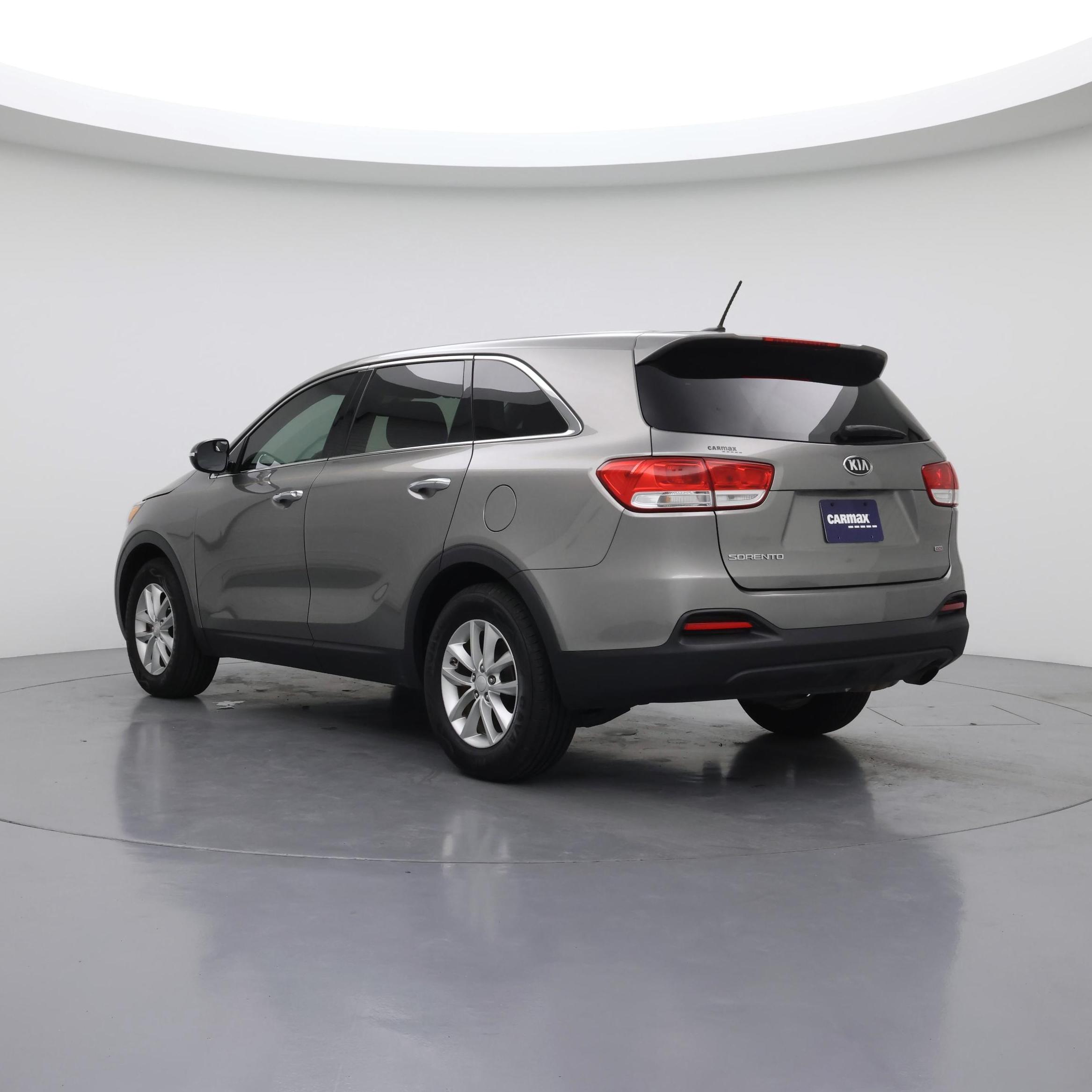Thumbnail: 2016 Kia Sorento - 2