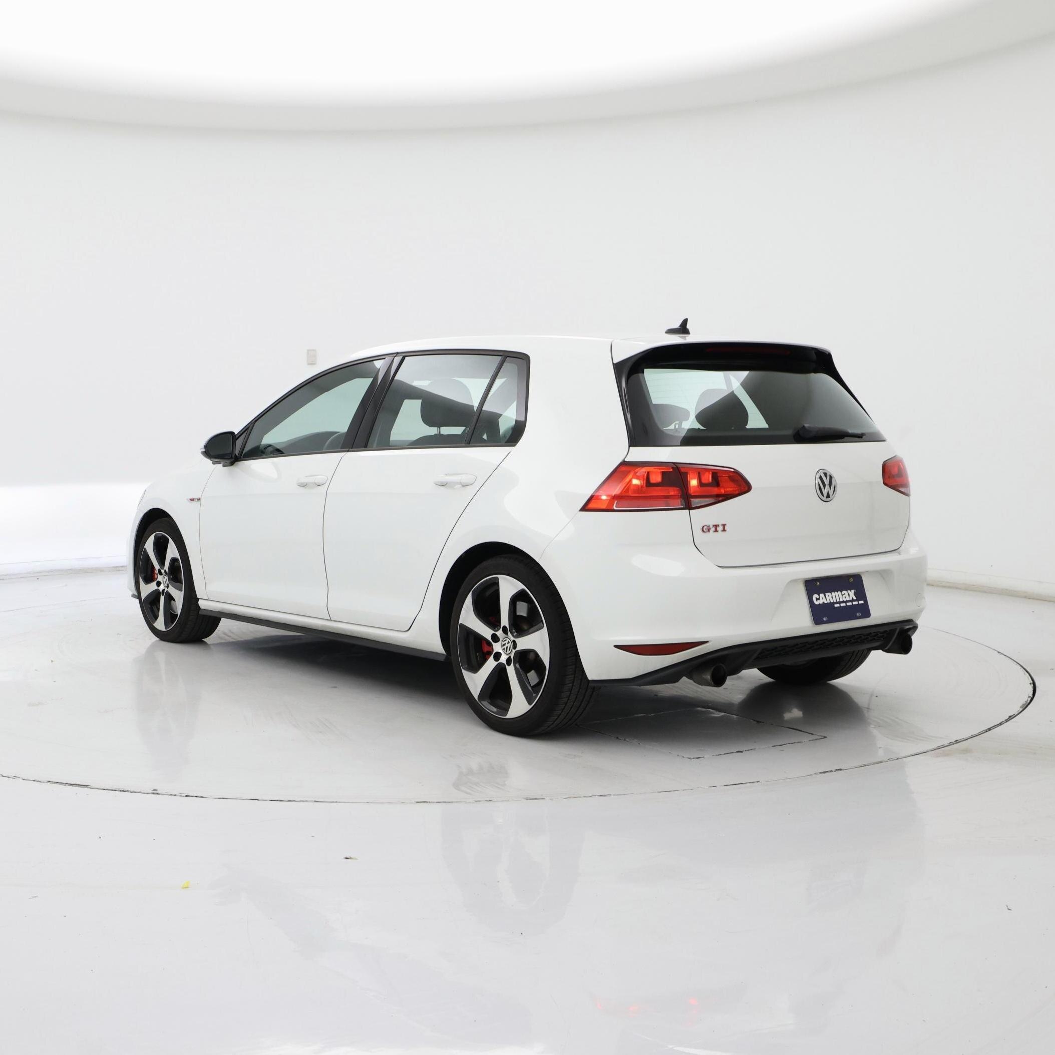 Thumbnail: 2016 Volkswagen Golf - 2