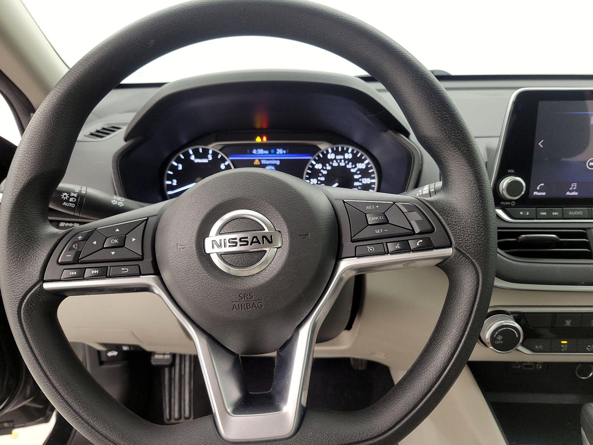 Thumbnail: 2020 Nissan Altima - 10