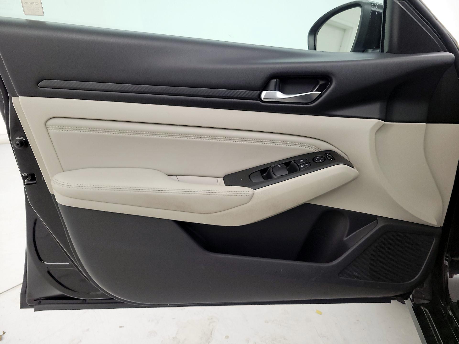 Thumbnail: 2020 Nissan Altima - 12