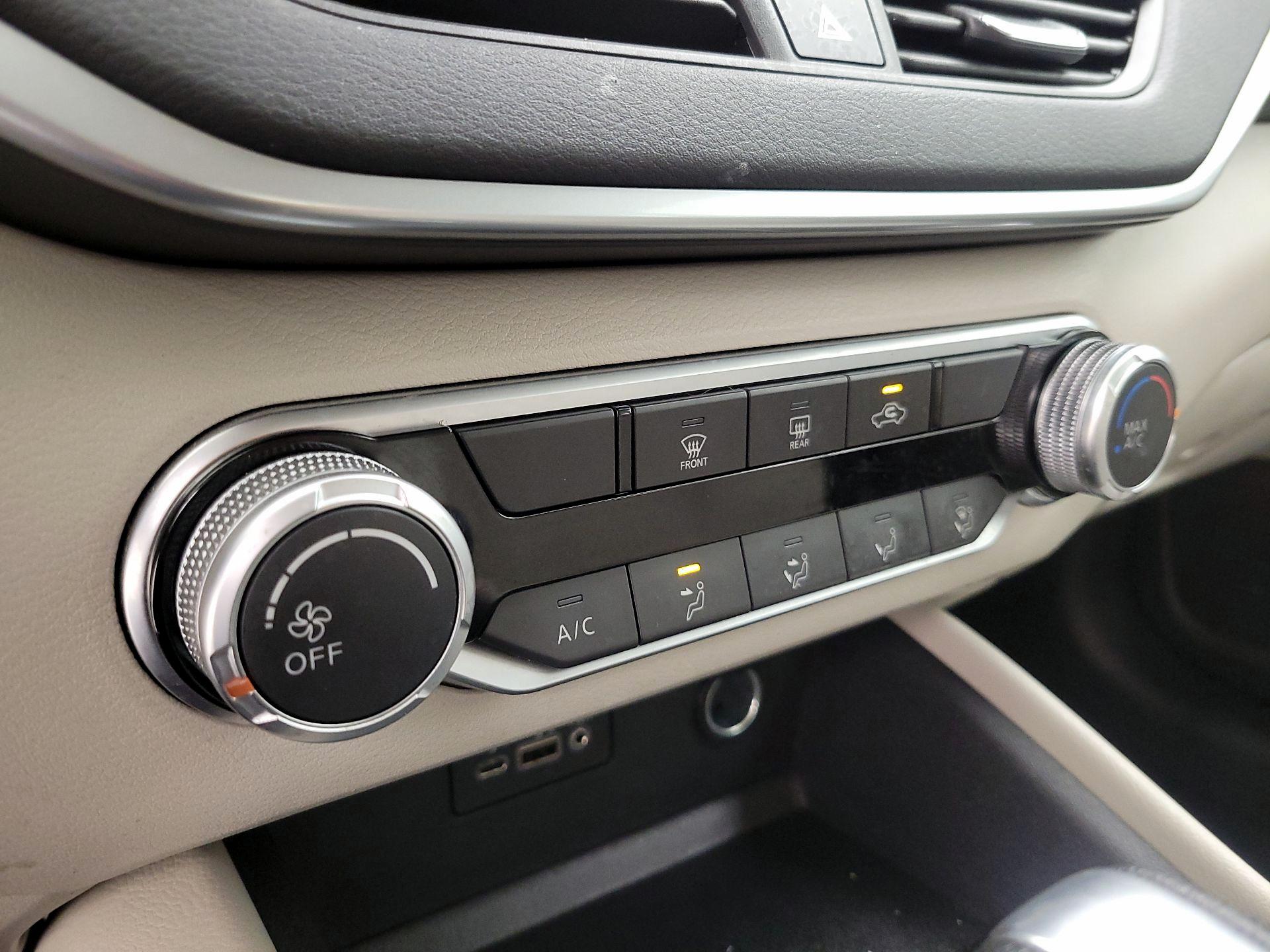 Thumbnail: 2020 Nissan Altima - 16