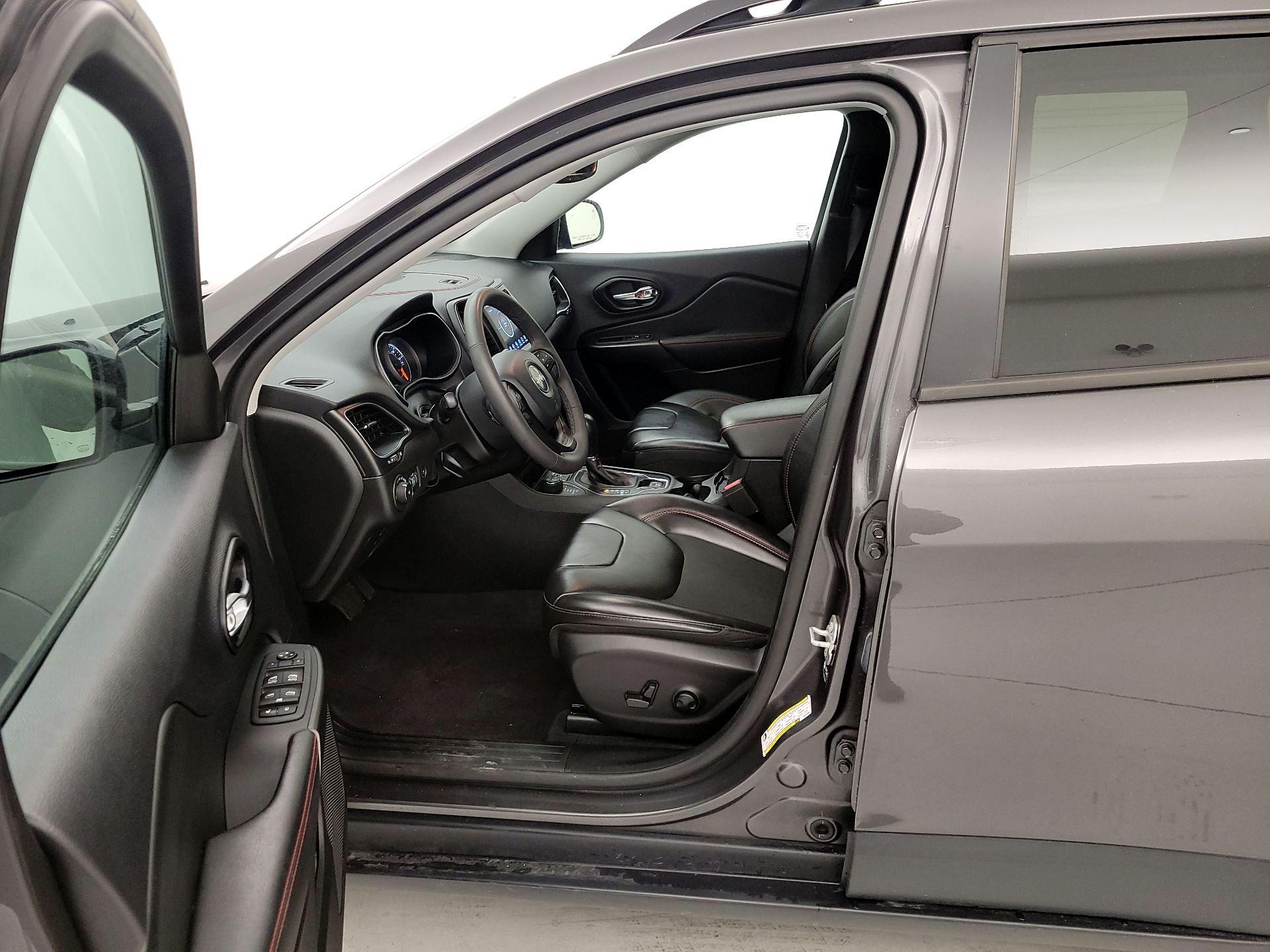 Thumbnail: 2022 Jeep Cherokee - 11