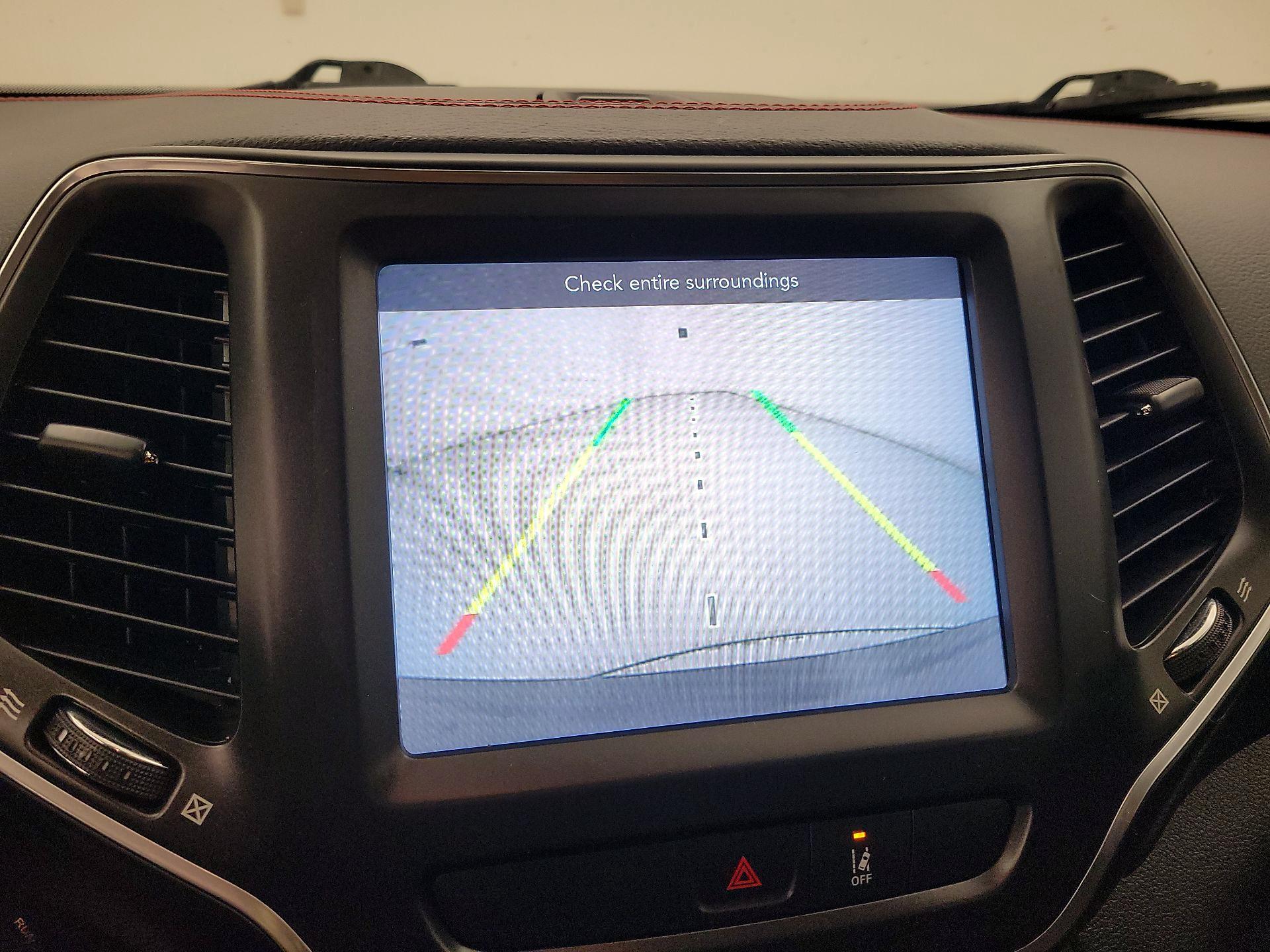 Thumbnail: 2022 Jeep Cherokee - 15