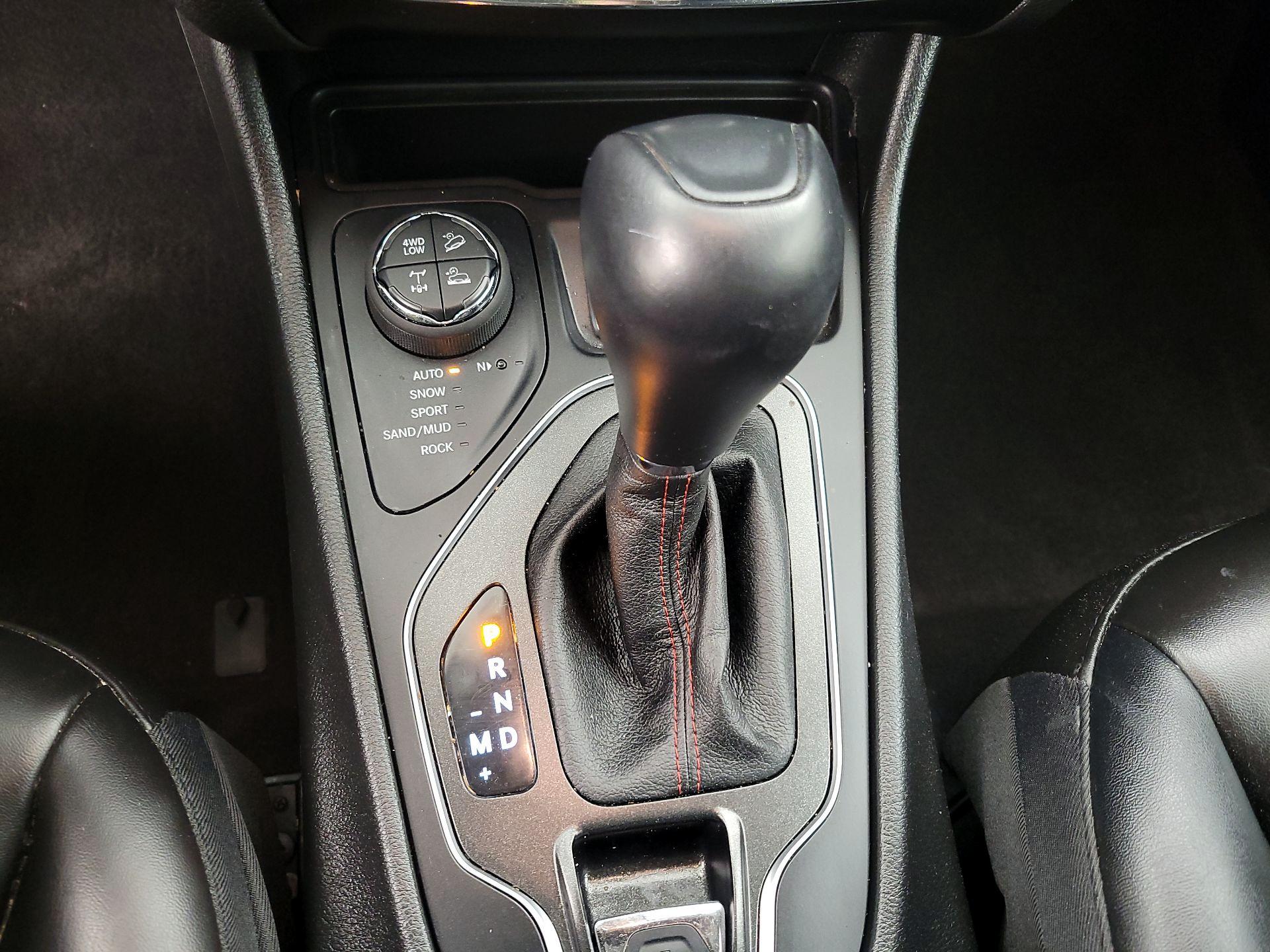 Thumbnail: 2022 Jeep Cherokee - 18