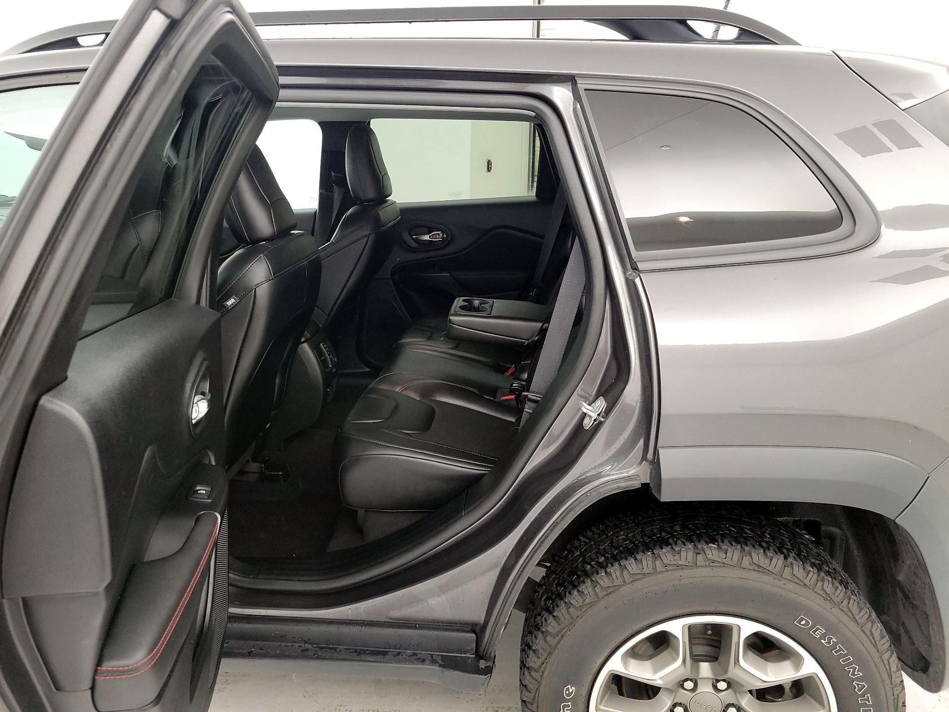 Thumbnail: 2022 Jeep Cherokee - 20